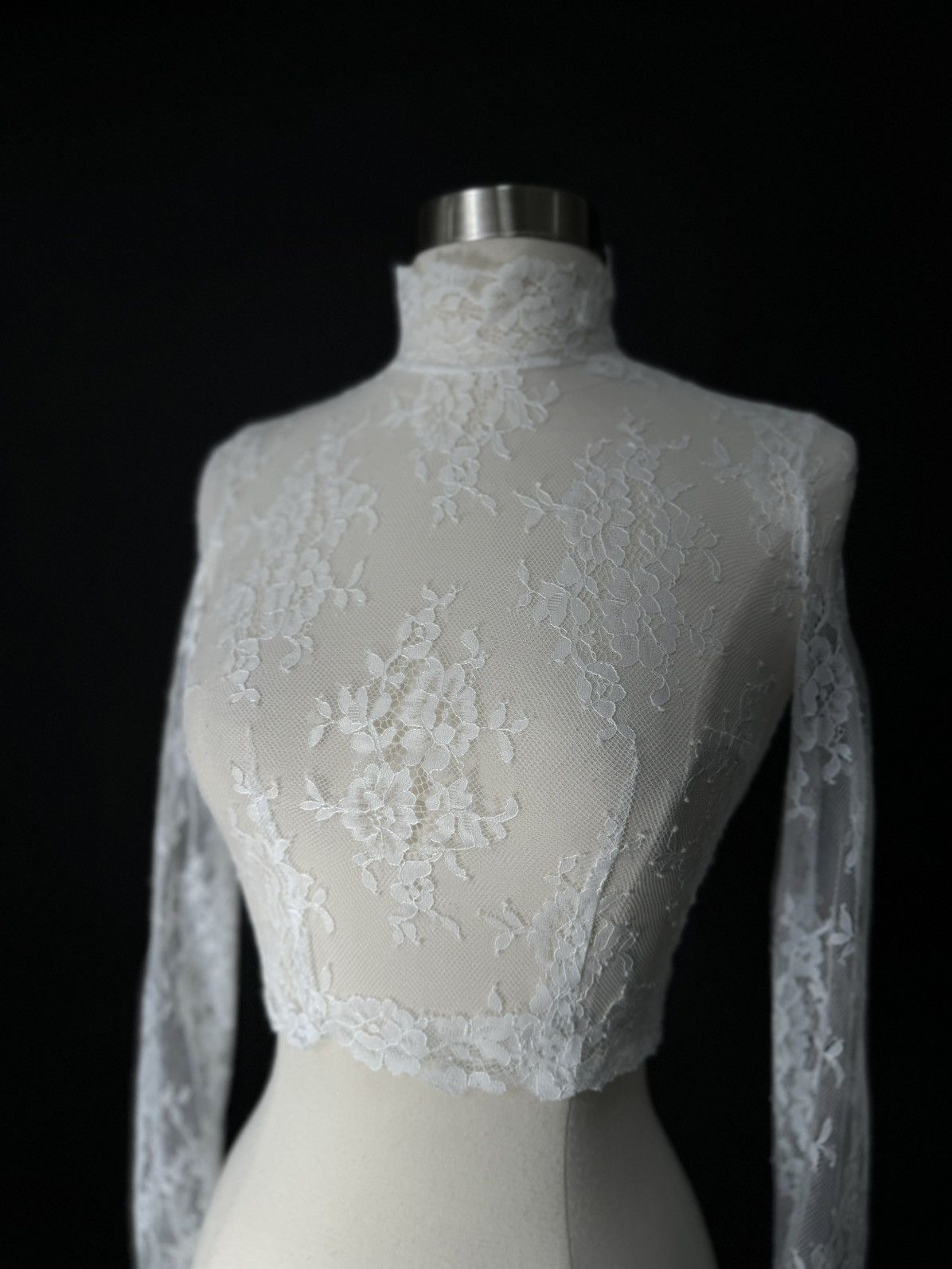 Other Preloved US 0 Anna Augusta Custom Made Bridal Lace Cape Size XS / US 0-2 / IT 36-38 - 2 Thumbnail