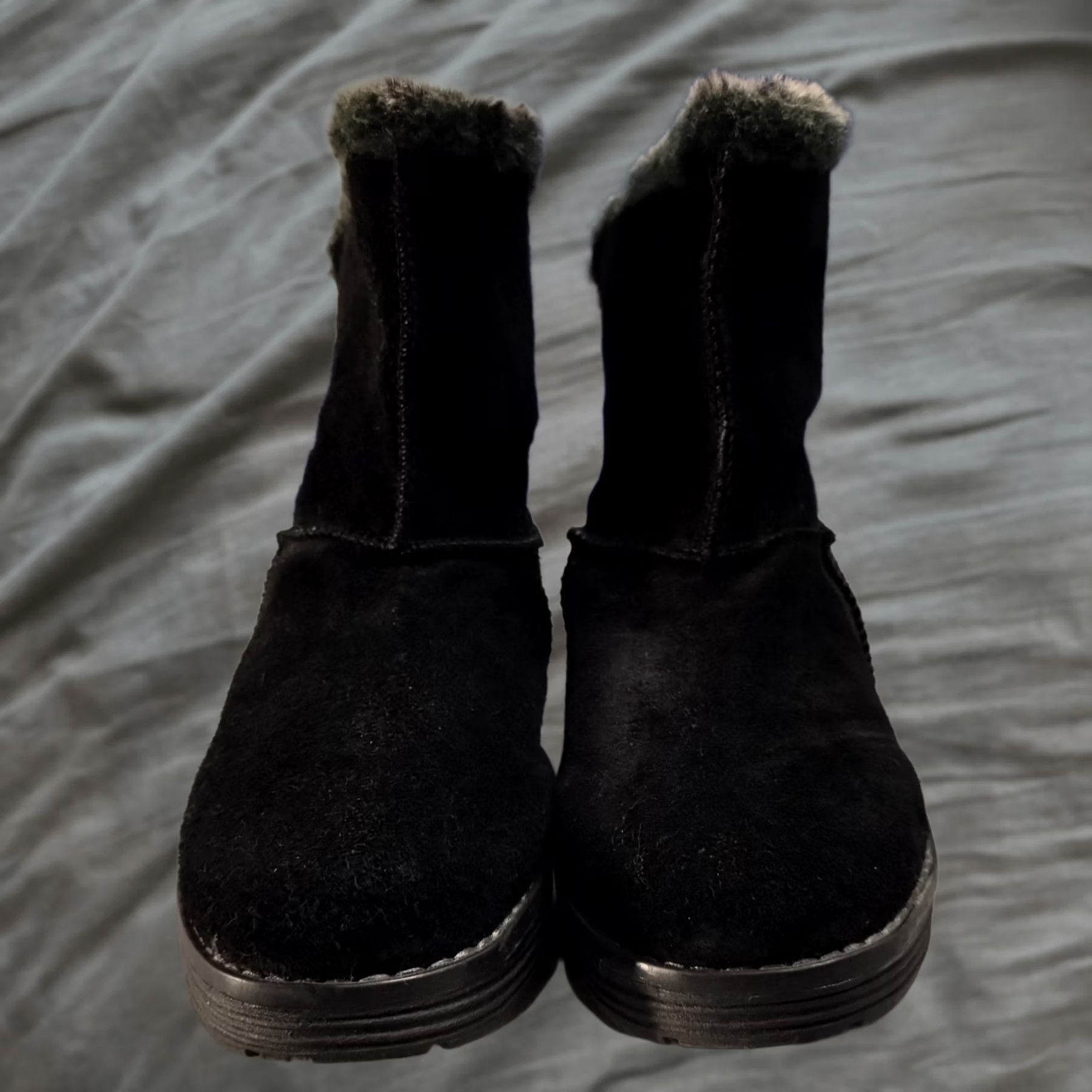 SKECHERS Skechers Winter Snow Boots Womens Size 9 Black Sheepskin Lined Round Toe Slip On - Womens Boots - Skechers - Black - Size 9 - Snow Boot Size US 9 / IT 39 - 1 Thumbnail