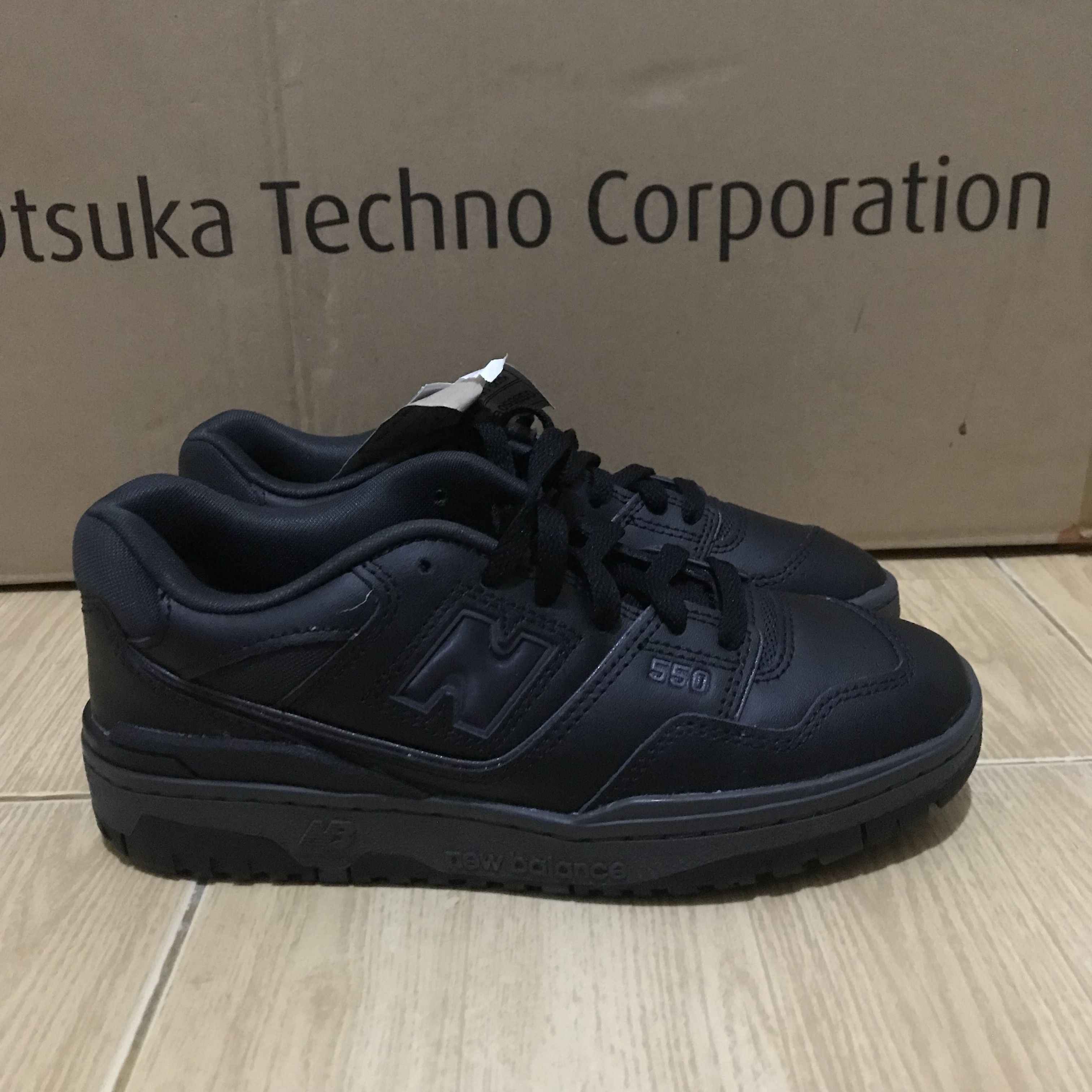 New Balance New Balance NB BB50 Full black Basic NEW Size 4.5uk Bnwt Size US 5.5 / EU 38 - 1 Thumbnail