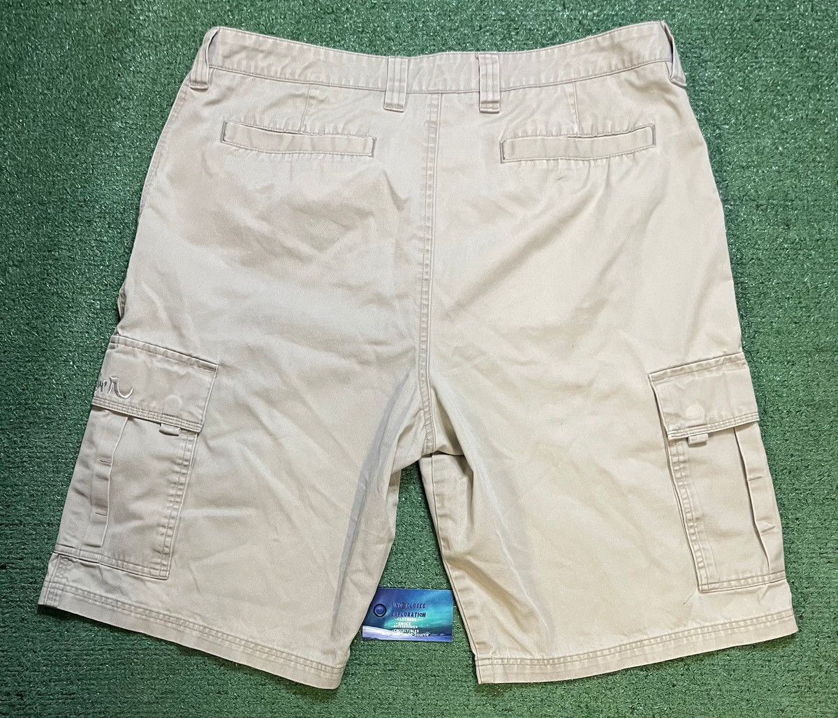 Quiksilver Vintage Quiksilver beige cargo shorts Size US 32 / EU 48 - 2 Thumbnail