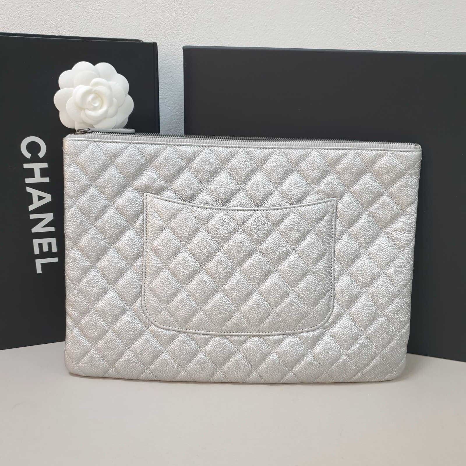 Chanel Chanel Silver Grain Leather Clutch Bag Size ONE SIZE - 5 Thumbnail