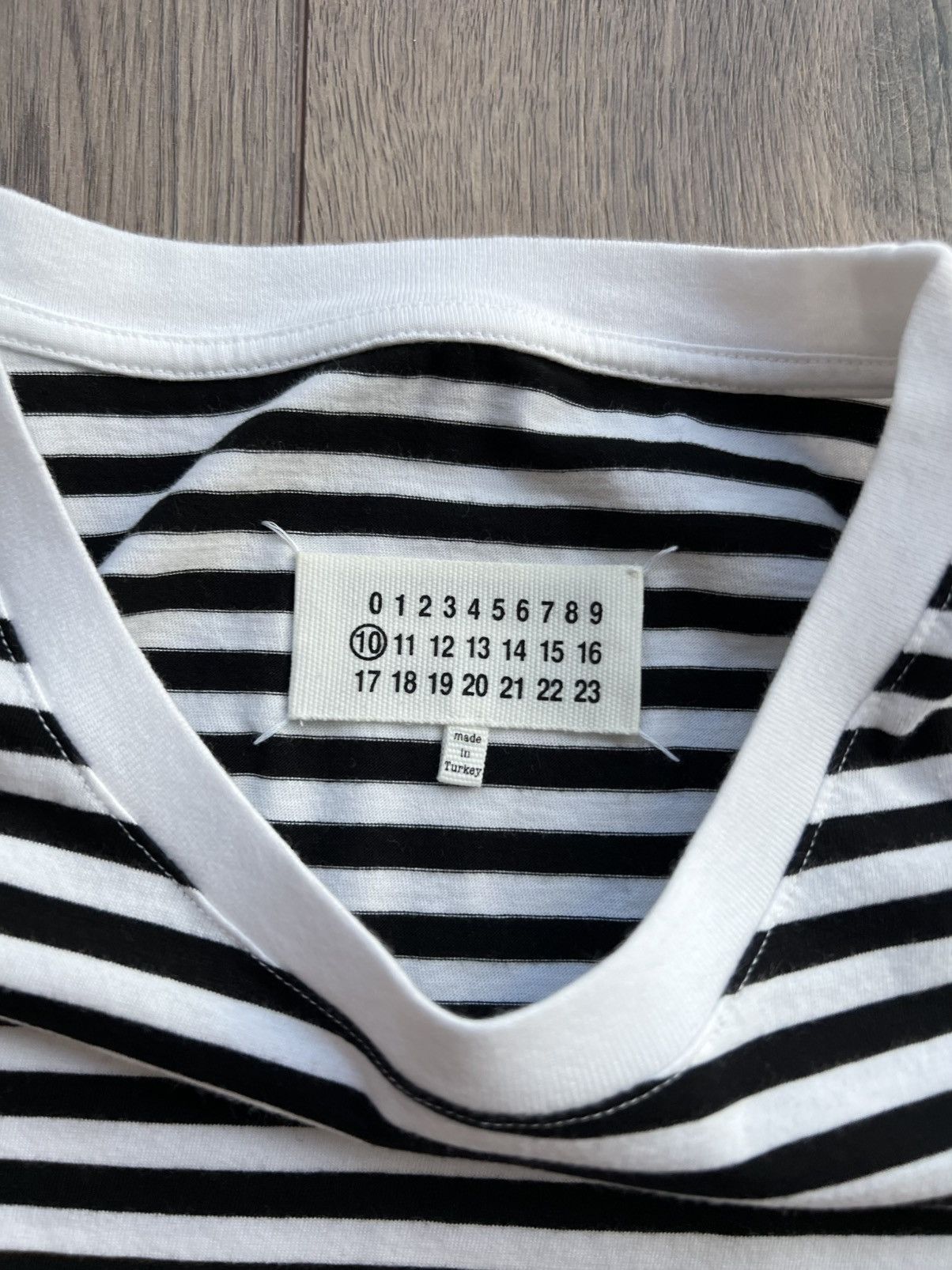 Maison Margiela Maison Margiela Classic Stripe T-Shirt Small Size US S / EU 44-46 / 1 - 3 Thumbnail