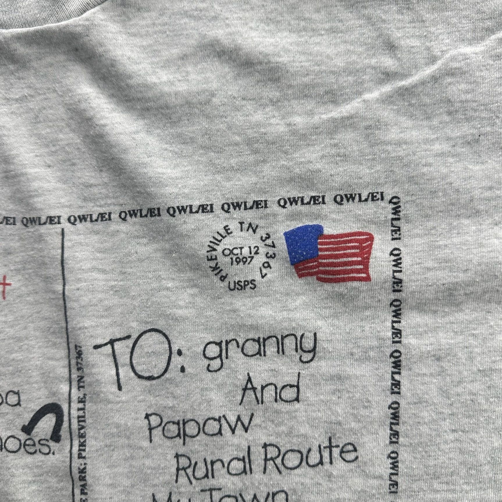 Fruit Of The Loom VINTAGE Fruit of the Loom Shirt Mens XL Gray Postcard Graphic Family Festival 90s Tee Shirt Size US XL / EU 56 / 4 - 7 Thumbnail
