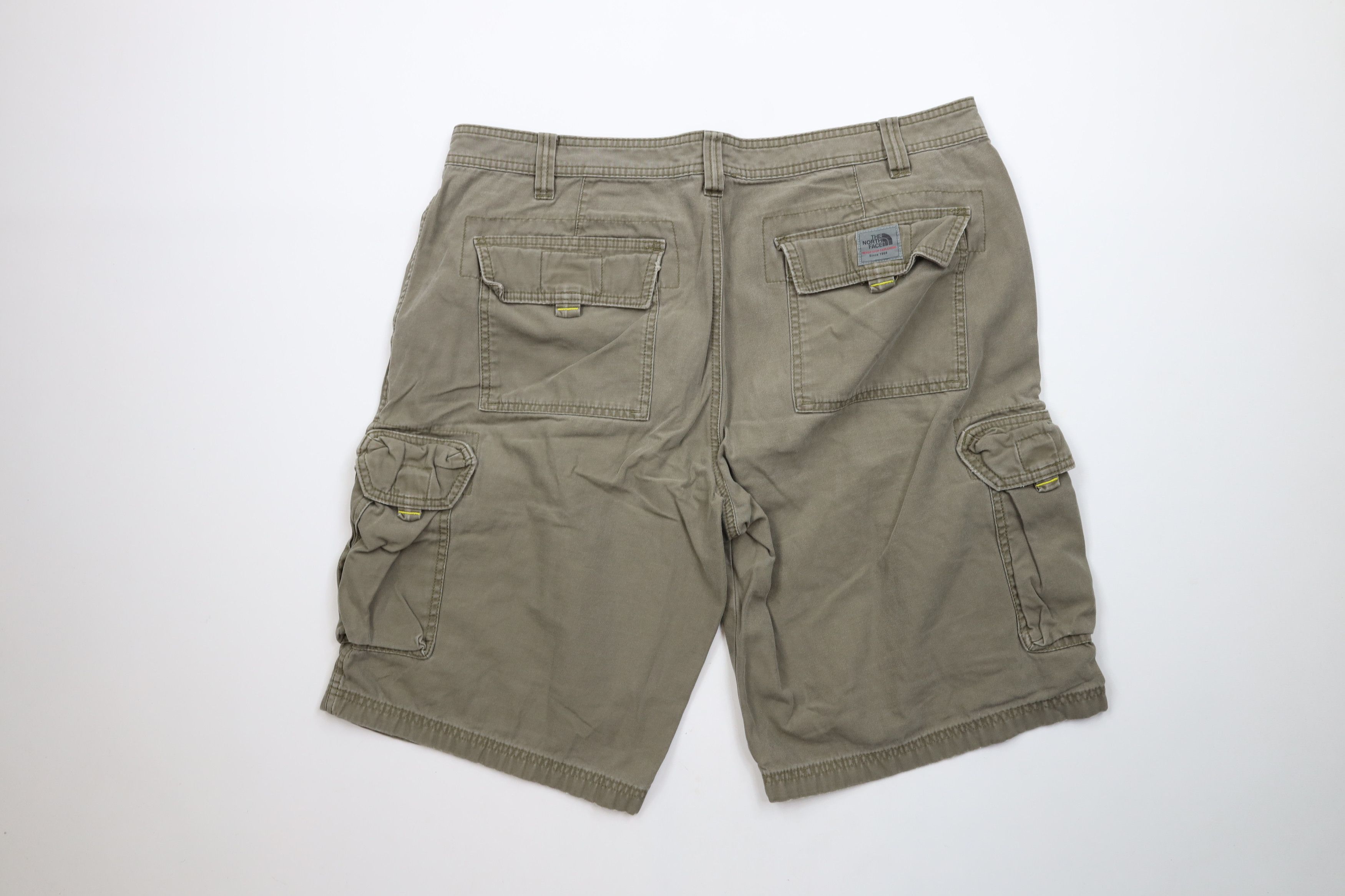 The North Face × Vintage Vintage The North Face Spell Baggy Fit Cargo Shorts Green Size US 38 / EU 54 - 10 Thumbnail