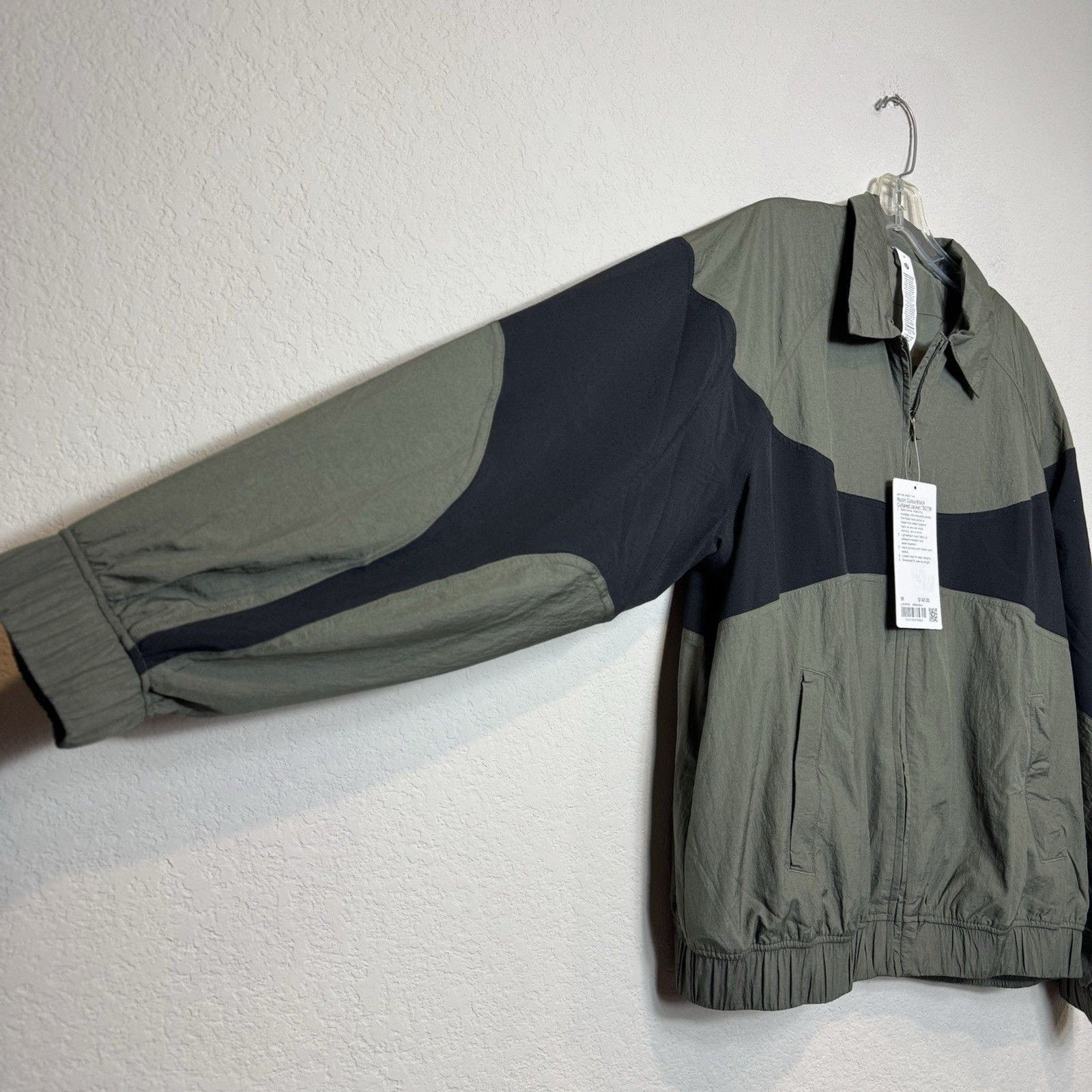 Lululemon Lululemon Color Block Jacket Retro Army Green/Black M NWT Size M / US 6-8 / IT 42-44 - 2 Thumbnail