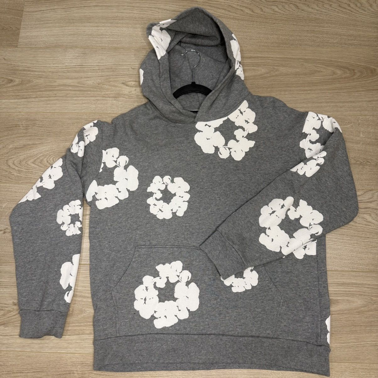 DENIM TEARS Denim Tears Cotton Wreath Hoodie – Grey – Size M – Authentic Size US M / EU 48-50 / 2 - 1 Thumbnail