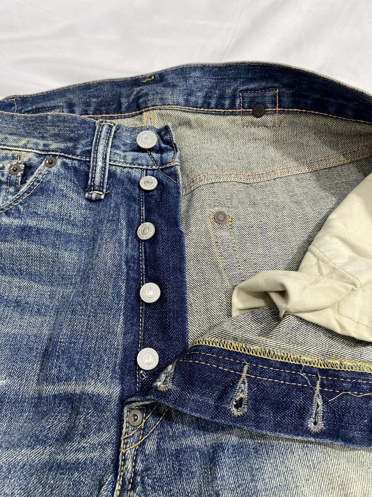 Levi's Vintage Clothing Vintage RNA Buckle Back Thrashed Selvedge Distressed Jeans Size US 33 - 4 Thumbnail