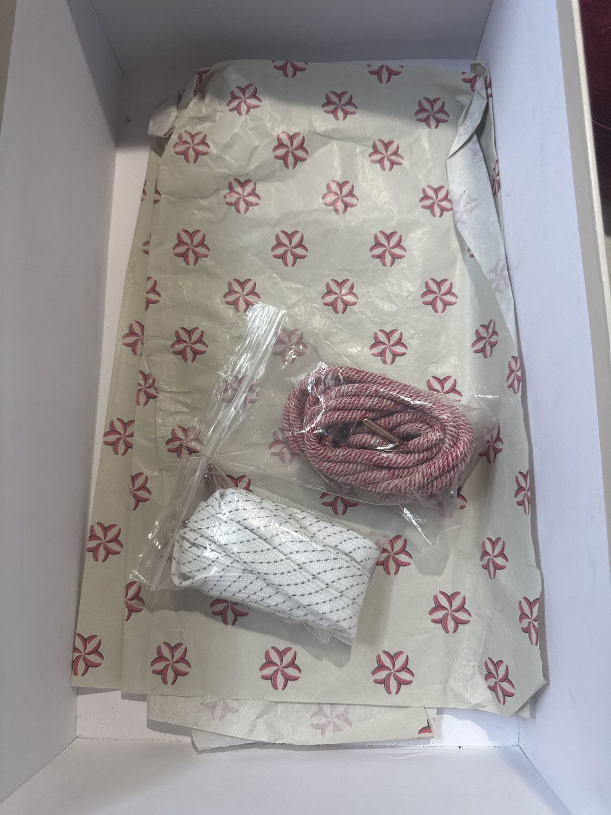 Kith Sakura Cherry Blossom R698 Low Size US 11.5 / EU 44-45 - 10 Thumbnail