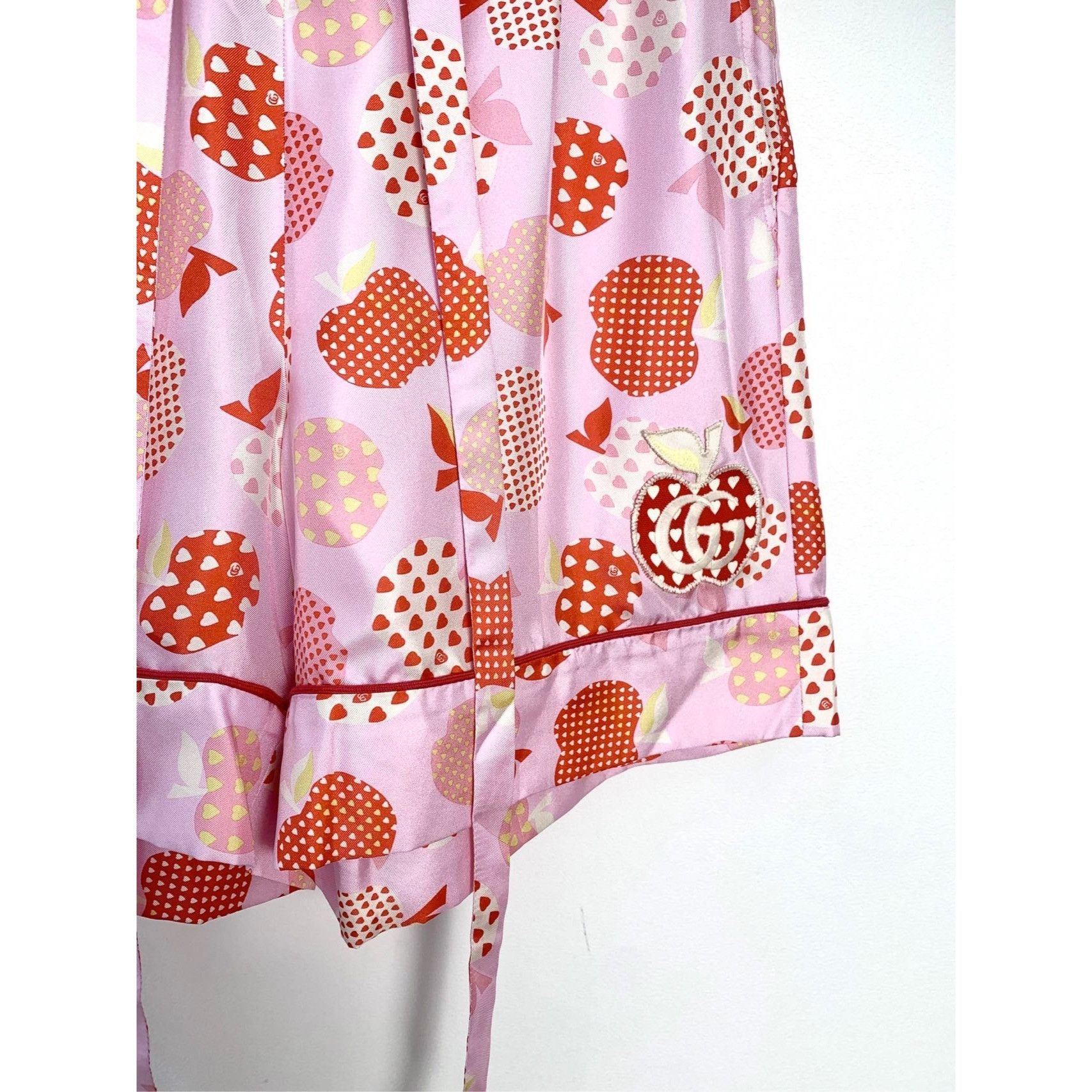 Gucci Gucci Pink Apple Print Silk Shorts W/ Embroidered Logo & Dra Size 40" / US 18 - 5 Thumbnail