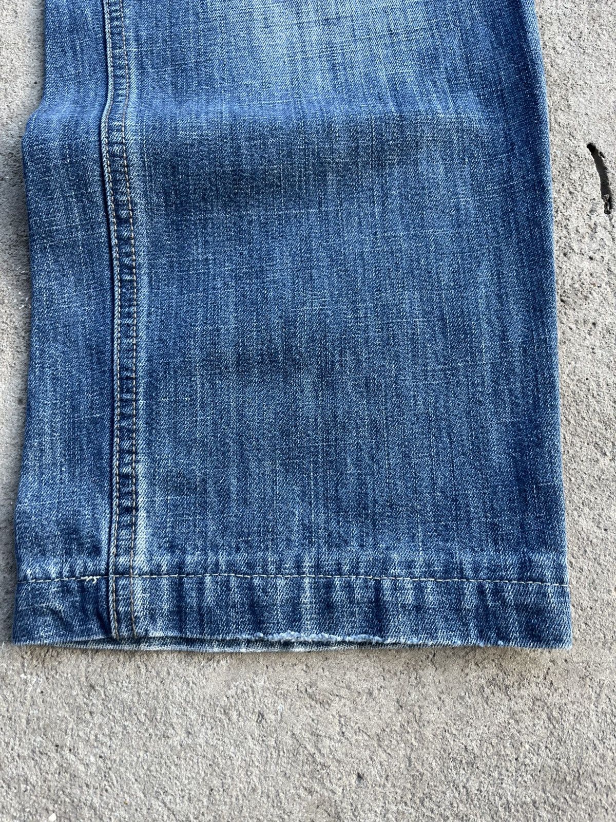 Burberry BURBERRY Vintage Distressed Faded Straight Fit Denim Jeans Size US 32 / EU 48 - 18 Thumbnail