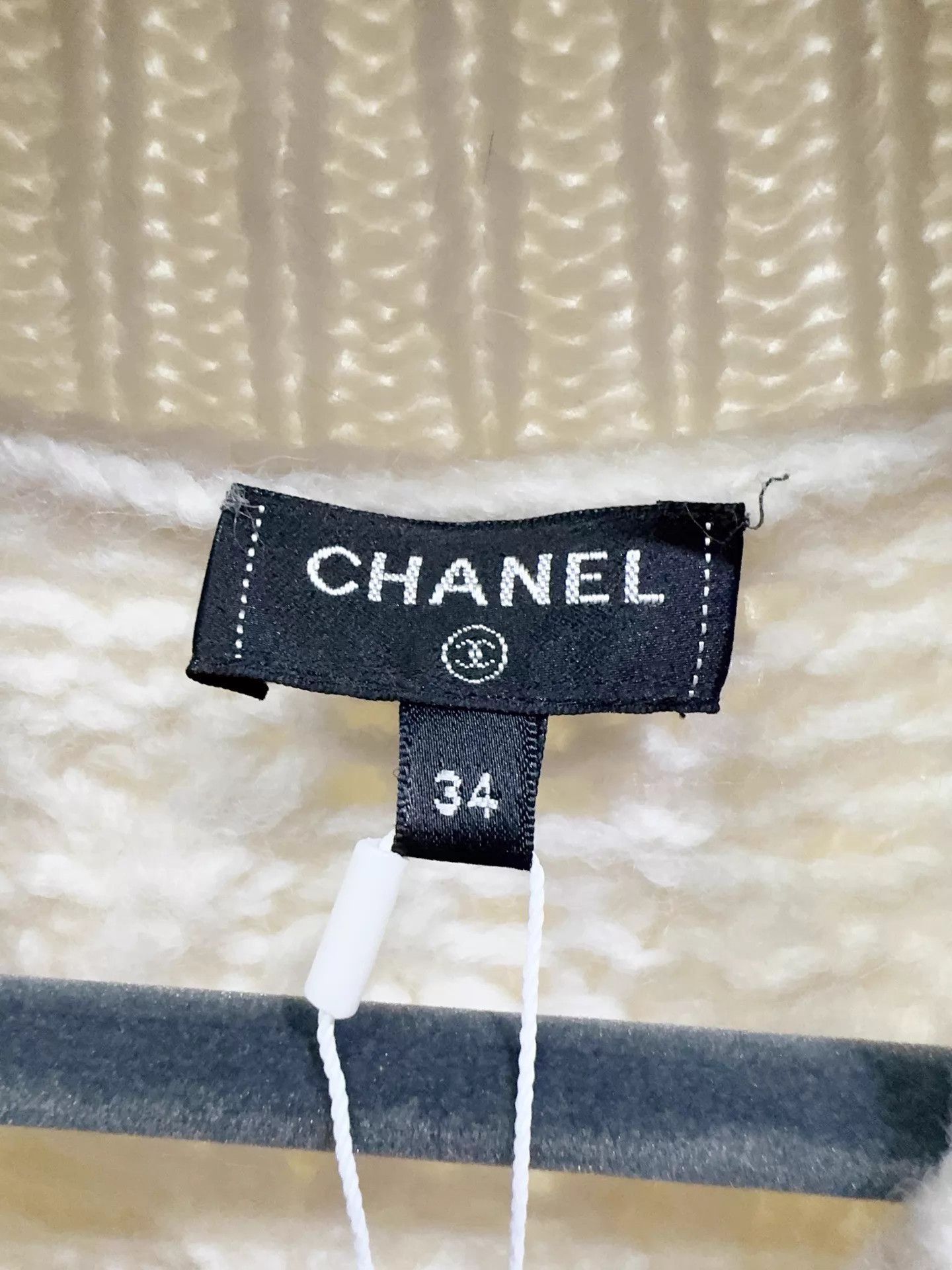 Chanel Chanel 21B Heart Button Cardigan Women's 34 Size XS / US 0-2 / IT 36-38 - 2 Thumbnail