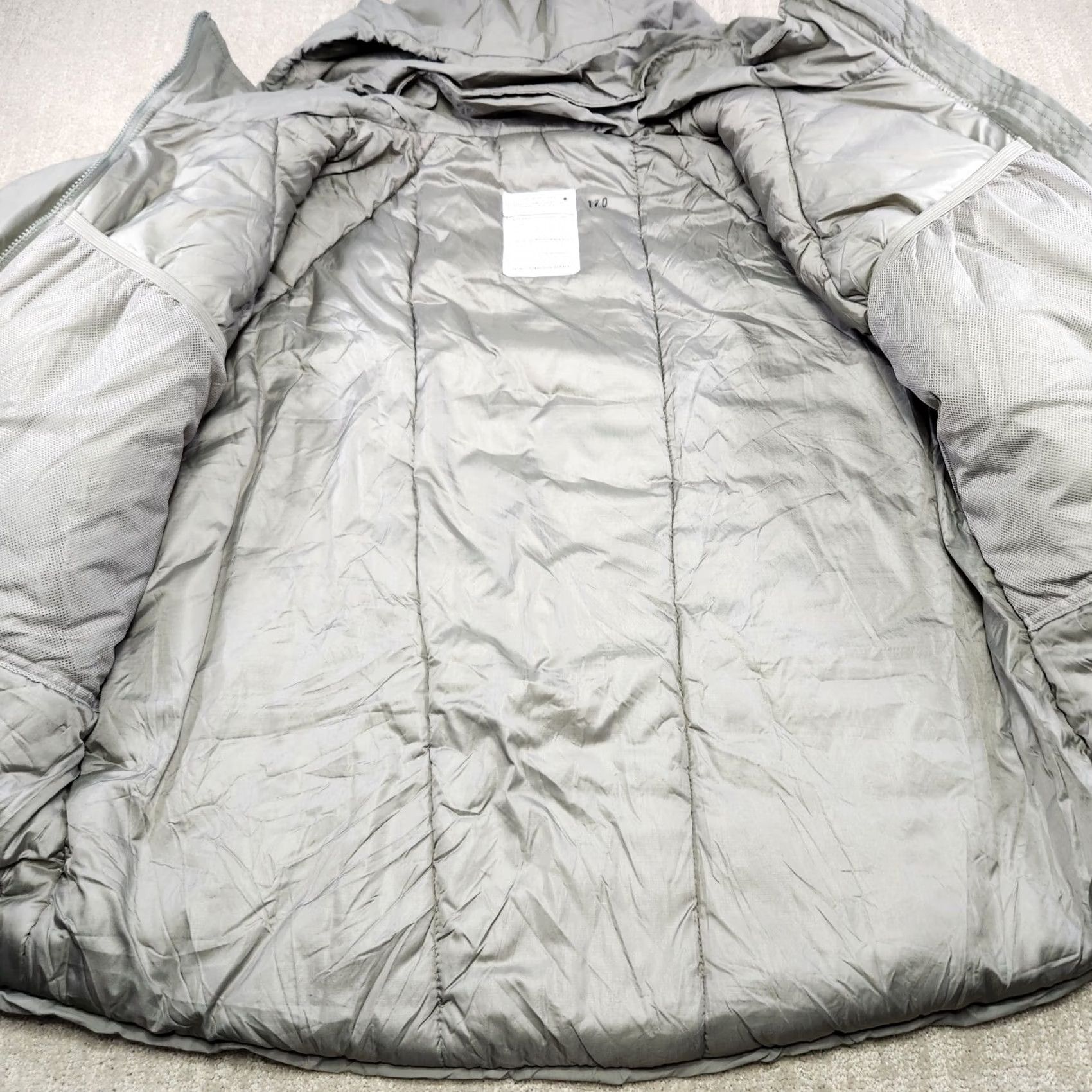 Layer 8 Extreme Cold Weather Parka Gen III Layer 7 Large Regular US Army Jacket Size US L / EU 52-54 / 3 - 3 Thumbnail