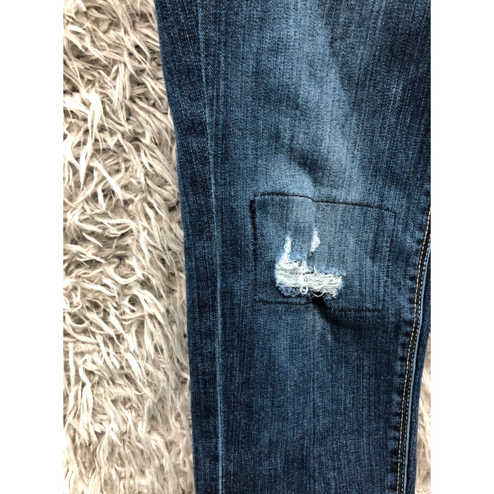 Lucky Brand Lucky Brand Charlie Skinny Jeans Size 4 Womens Medium Wash Blue Shirt? Size 27" / US 4 / IT 40 - 6 Thumbnail