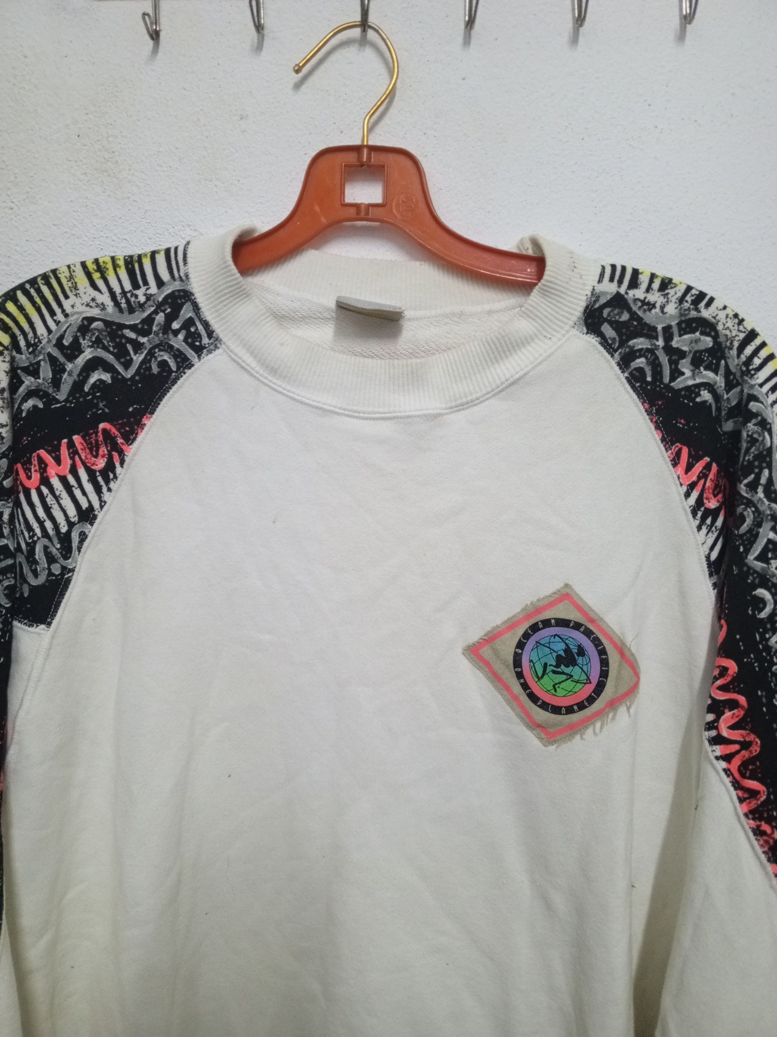 Ocean Pacific OCEAN PACIFIC BEAUTIFUL DESIGN SWEATSHIRT Size US L / EU 52-54 / 3 - 5 Thumbnail