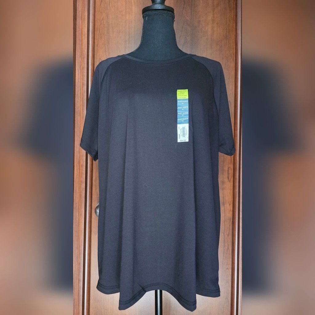 Tek Gear Tek Gear Essential Black Moisture Wicking Tee NWT Size XL / US 12-14 / IT 48-50 - 1 Thumbnail