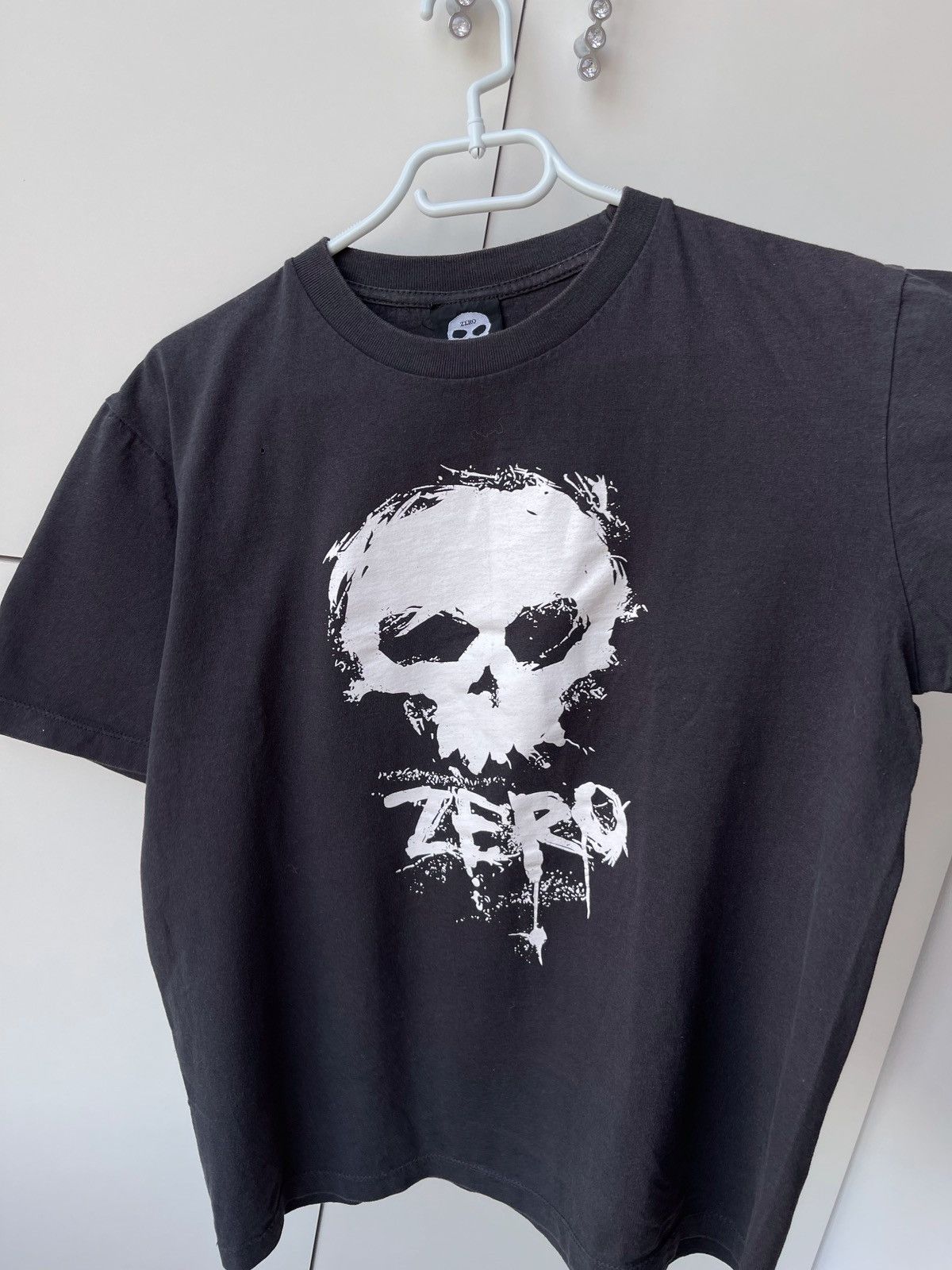 Hook-Ups × Shorty's Skateboards × Vintage Vintage 90’s Zero Skateboards Skull Tee Size US L / EU 52-54 / 3 - 3 Thumbnail