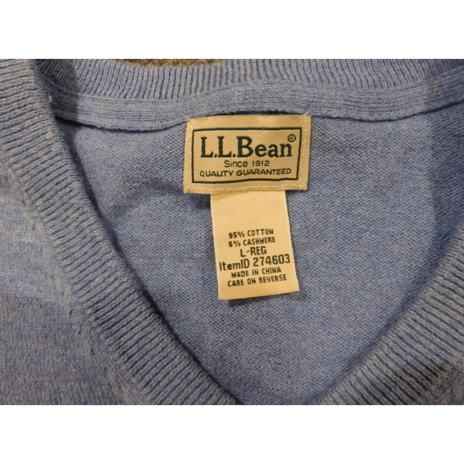 Vintage L.L Bean Mens Sweater Large blue pullover V-Neck stretch outdoors cashmere Cotton Blend Knit Regular Men Shirt? Size US L / EU 52-54 / 3 - 7 Thumbnail