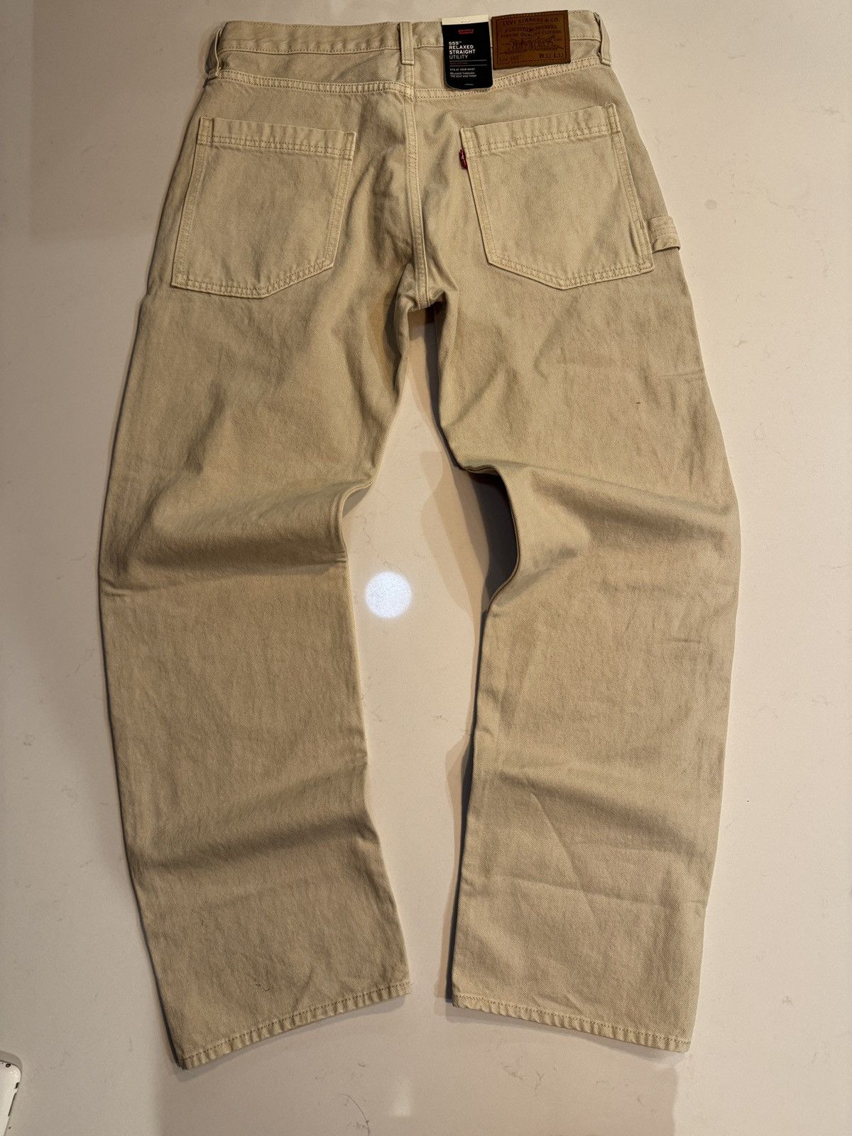 Levi's (Never worn)Bone Levi’s cargo pants Size US 32 / EU 48 - 5 Thumbnail