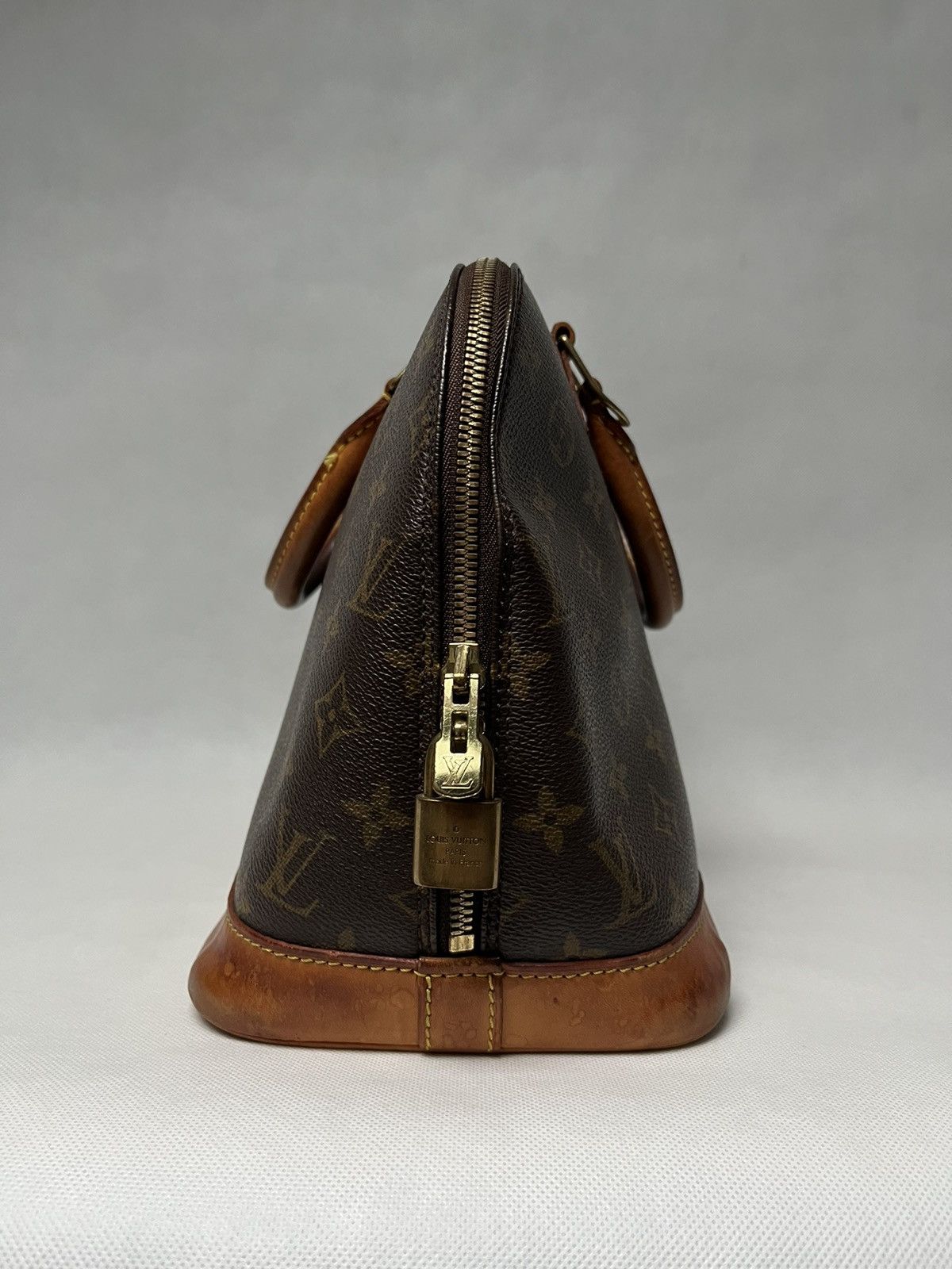 Louis Vuitton Louis Vuitton Alma handbag monogram rare Size ONE SIZE - 4 Thumbnail