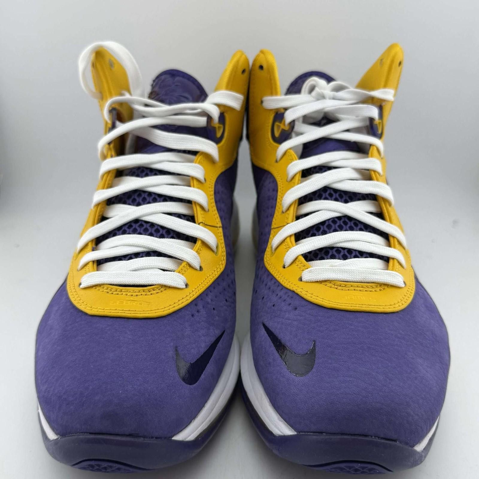 Nike Nike LeBron 8 Lakers US 11 Used with Box DC8380 Size US 11 / EU 44 - 3 Thumbnail