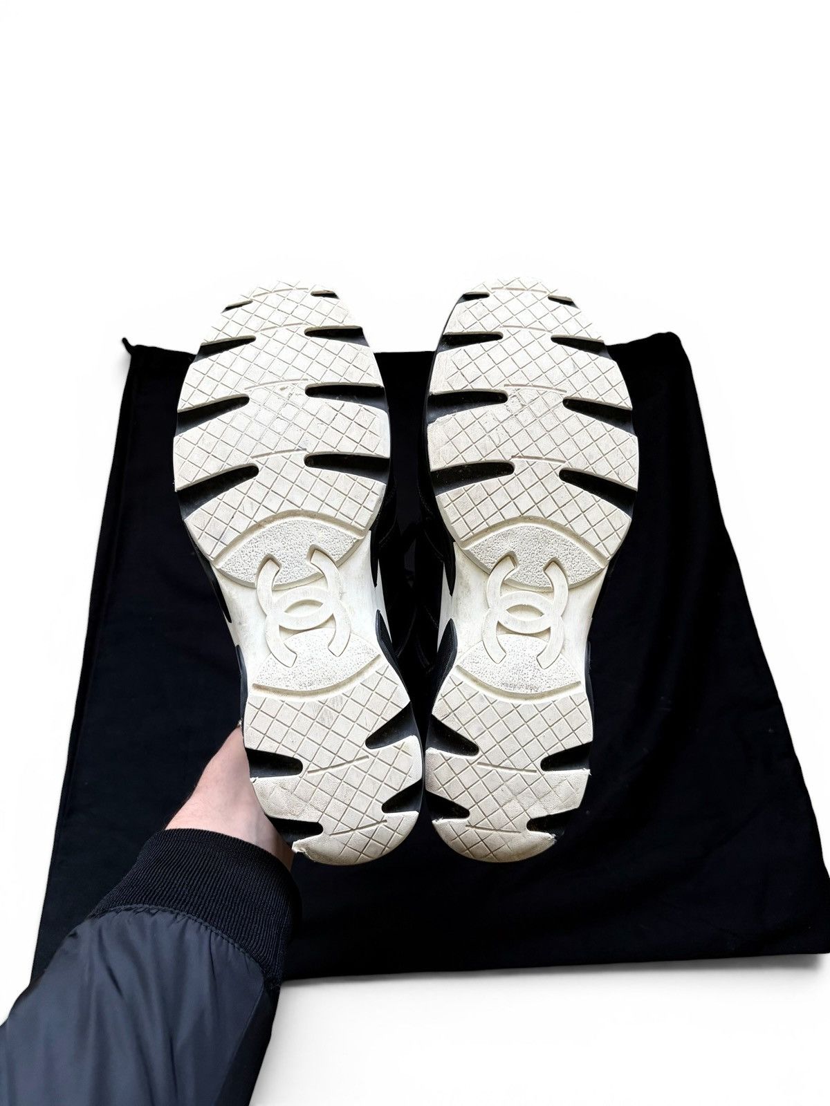 Chanel Chanel Lambskin Runner Sneaker Size US 9.5 / EU 42-43 - 4 Thumbnail