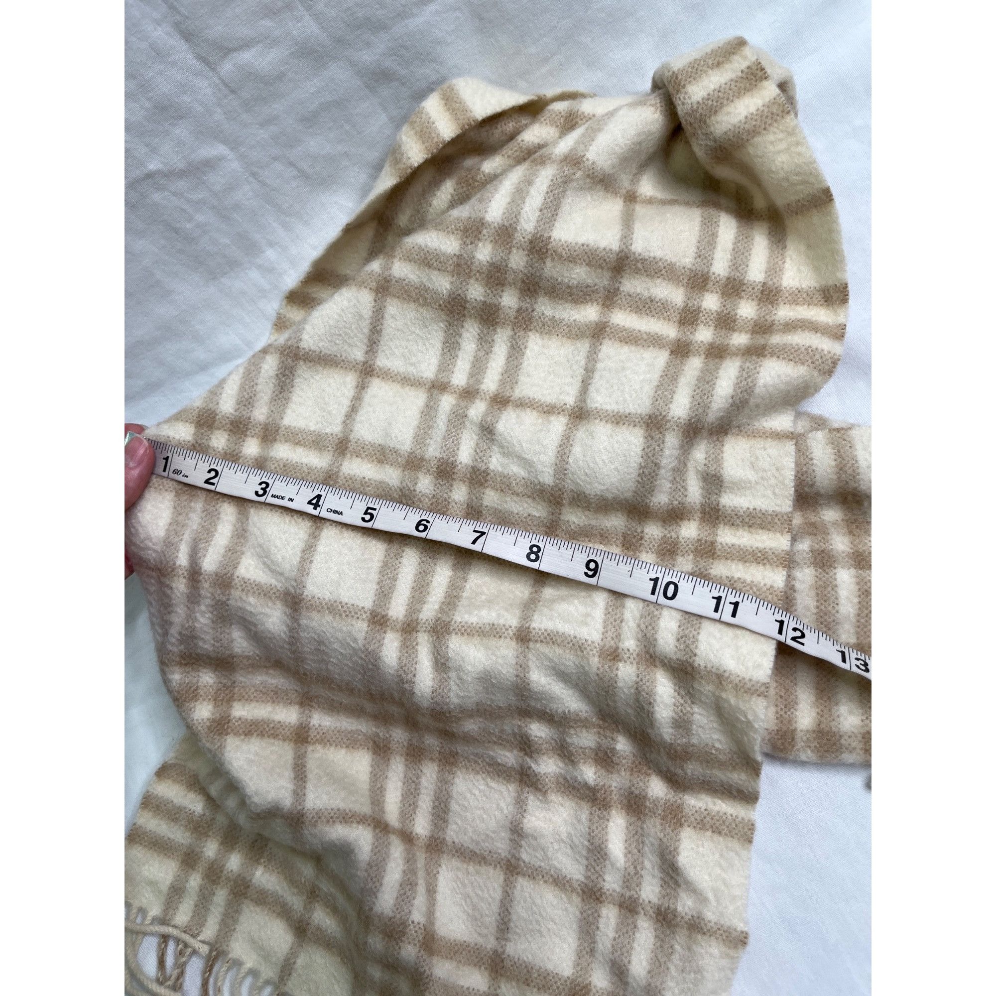 Burberry Burberry Novacheck Beige Cream Cashmere Knit Fringe Scarf Size ONE SIZE - 4 Thumbnail