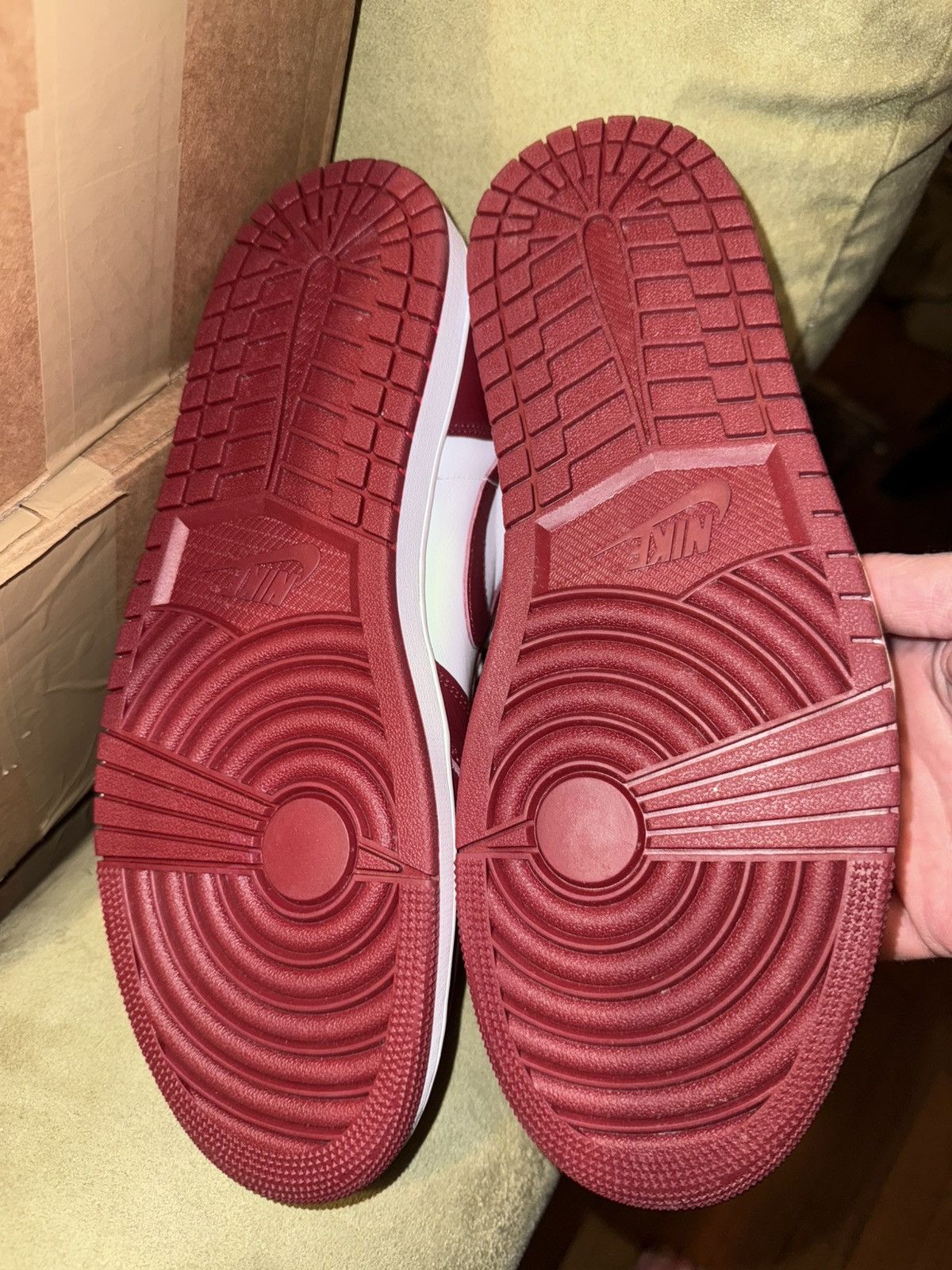 Jordan Brand Nike Air Jordan Retro 1 Artisanal Team Red NEW w/Xtra laces! Size US 11.5 / EU 44-45 - 14 Thumbnail
