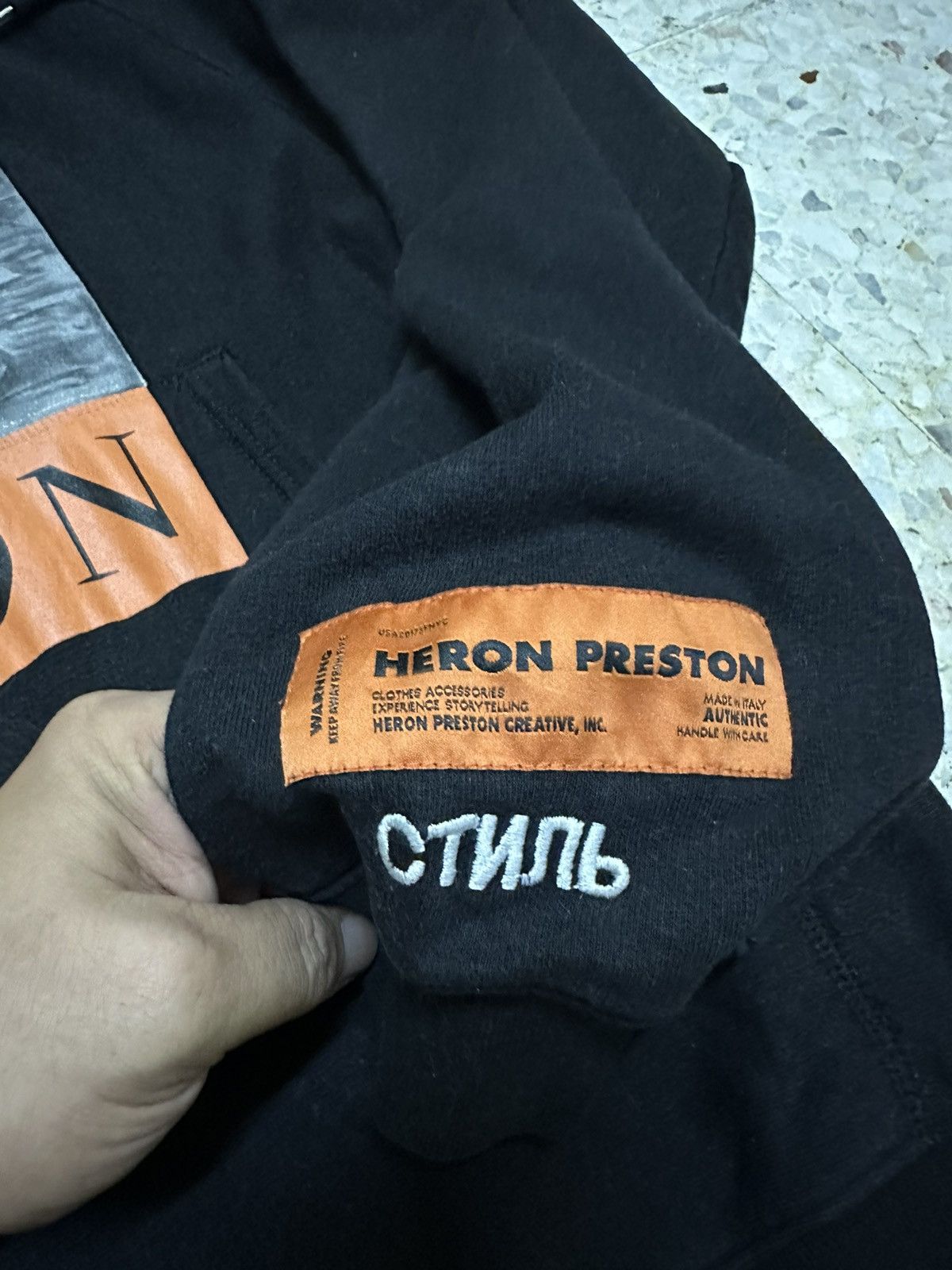Heron Preston Heron Preston Hoodie Swan Print Logo Size US M / EU 48-50 / 2 - 4 Thumbnail