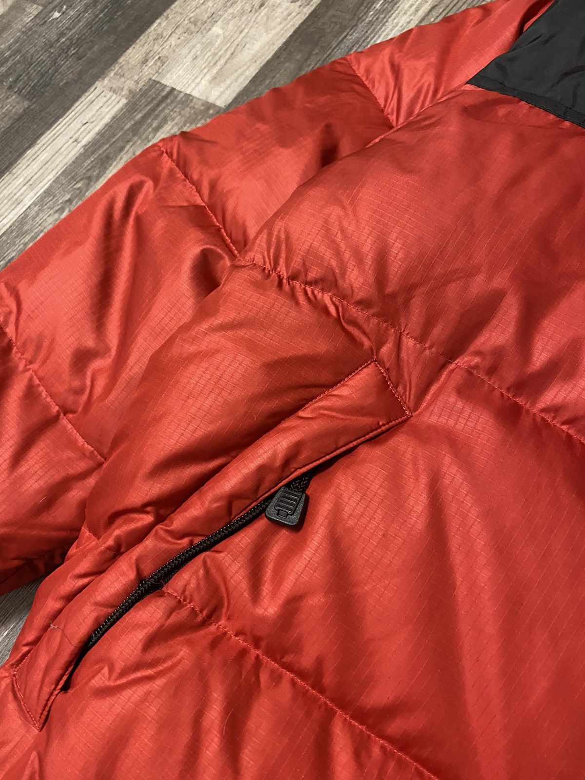 DKNY × Vintage Vintage 90’s DKNY USA Puffer Jacket Zip Up Y2K TNF Size US M / EU 48-50 / 2 - 6 Thumbnail