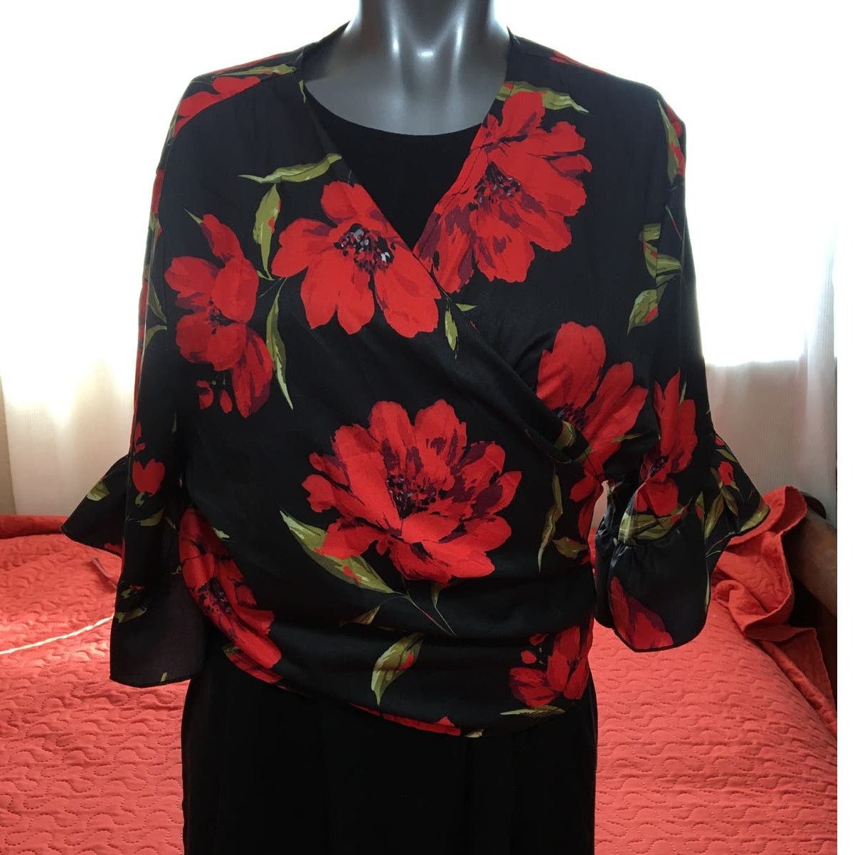 Shein Sheen Curve 1XL Red Floral Black Short Ruffle Sleeve Tie Top Size XL / US 12-14 / IT 48-50 - 3 Thumbnail