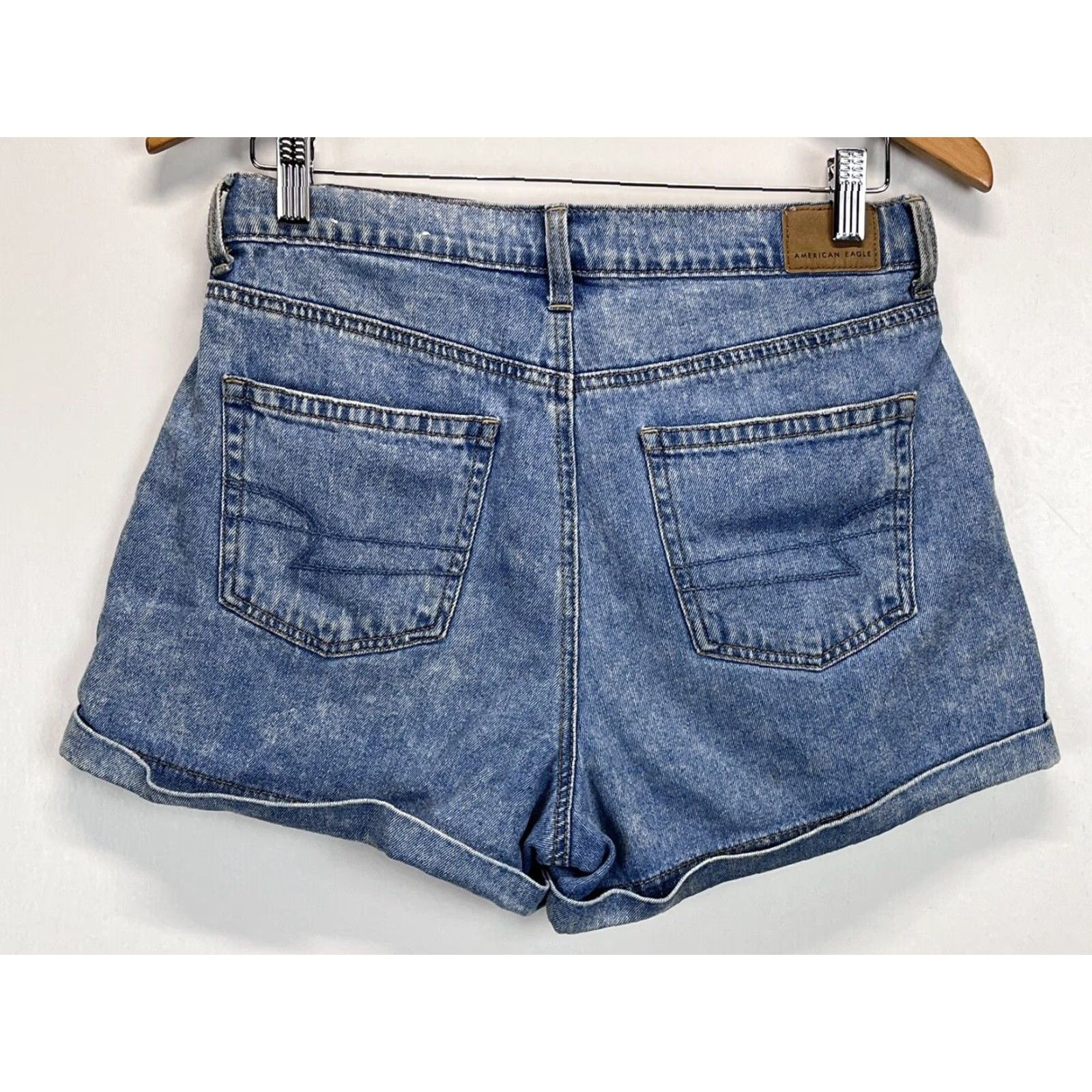 American Eagle Outfitters American Eagle Mom Jean Shorts Women's Blue Cuffed High Rise Size 6 Size 28" / US 6 / IT 42 - 2 Thumbnail