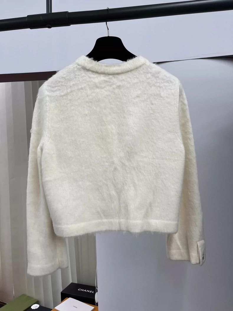 Chanel Chanel White snowflake diamond buckle knitted cardigan coa Size M / US 6-8 / IT 42-44 - 3 Thumbnail