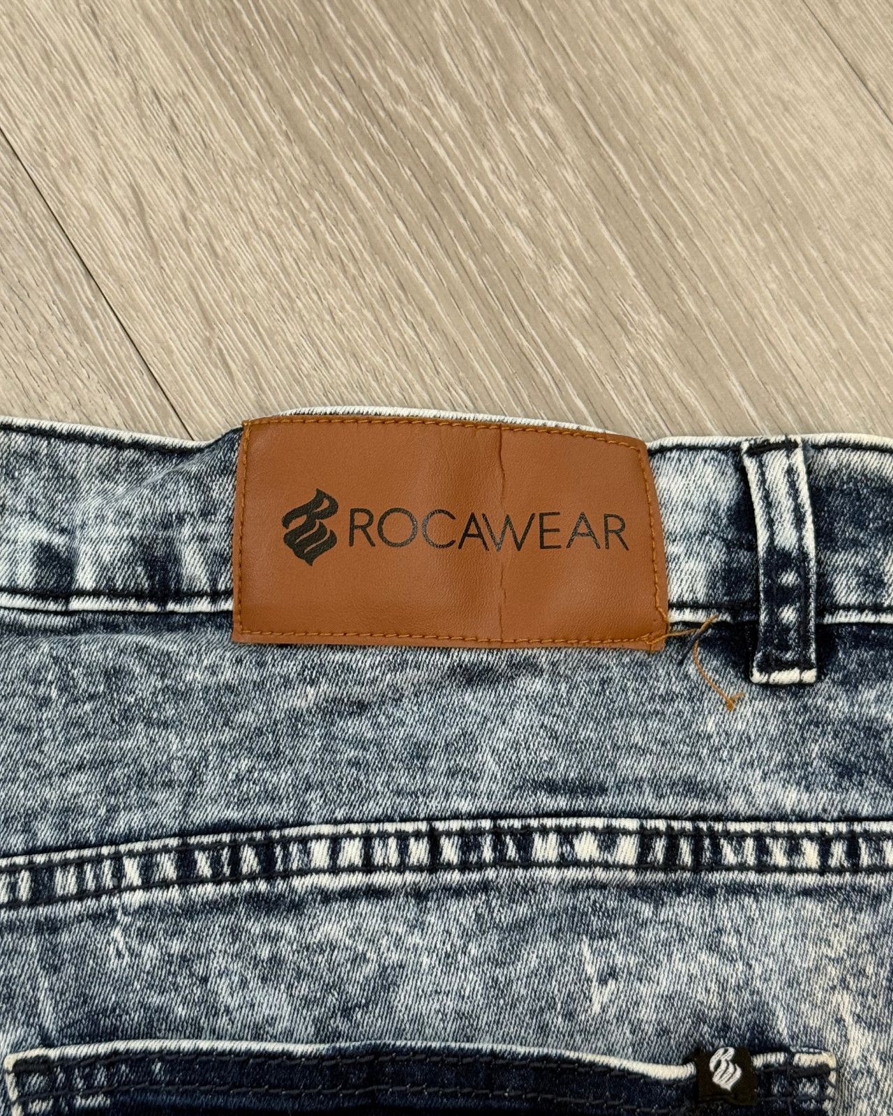 Rocawear Vintage Rocawear Acid Wash Denim Cargo Shorts - Size 41 Size US 41 - 3 Thumbnail
