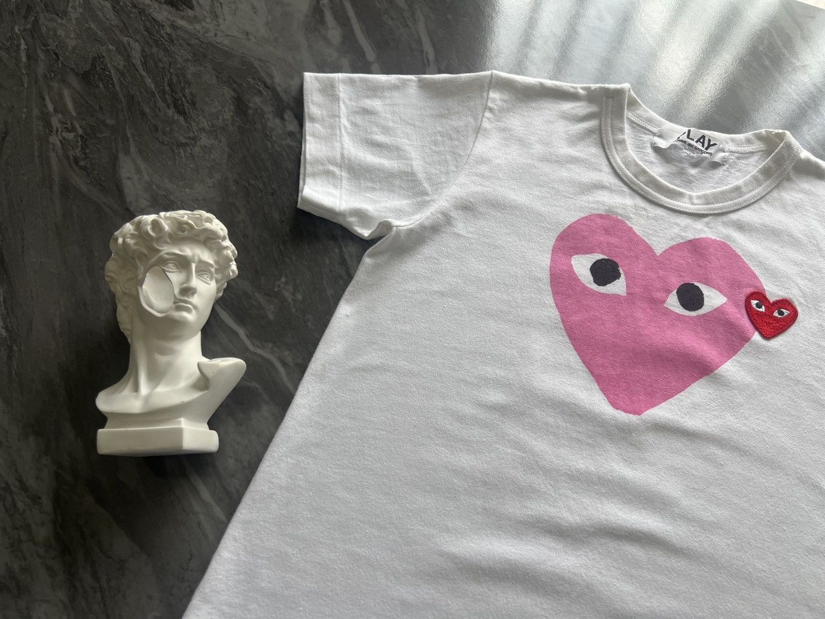 Comme des Garcons PLAY Comme de Garcons x Play : Center Pink & Red Embroider Heart Size M / US 6-8 / IT 42-44 - 3 Thumbnail