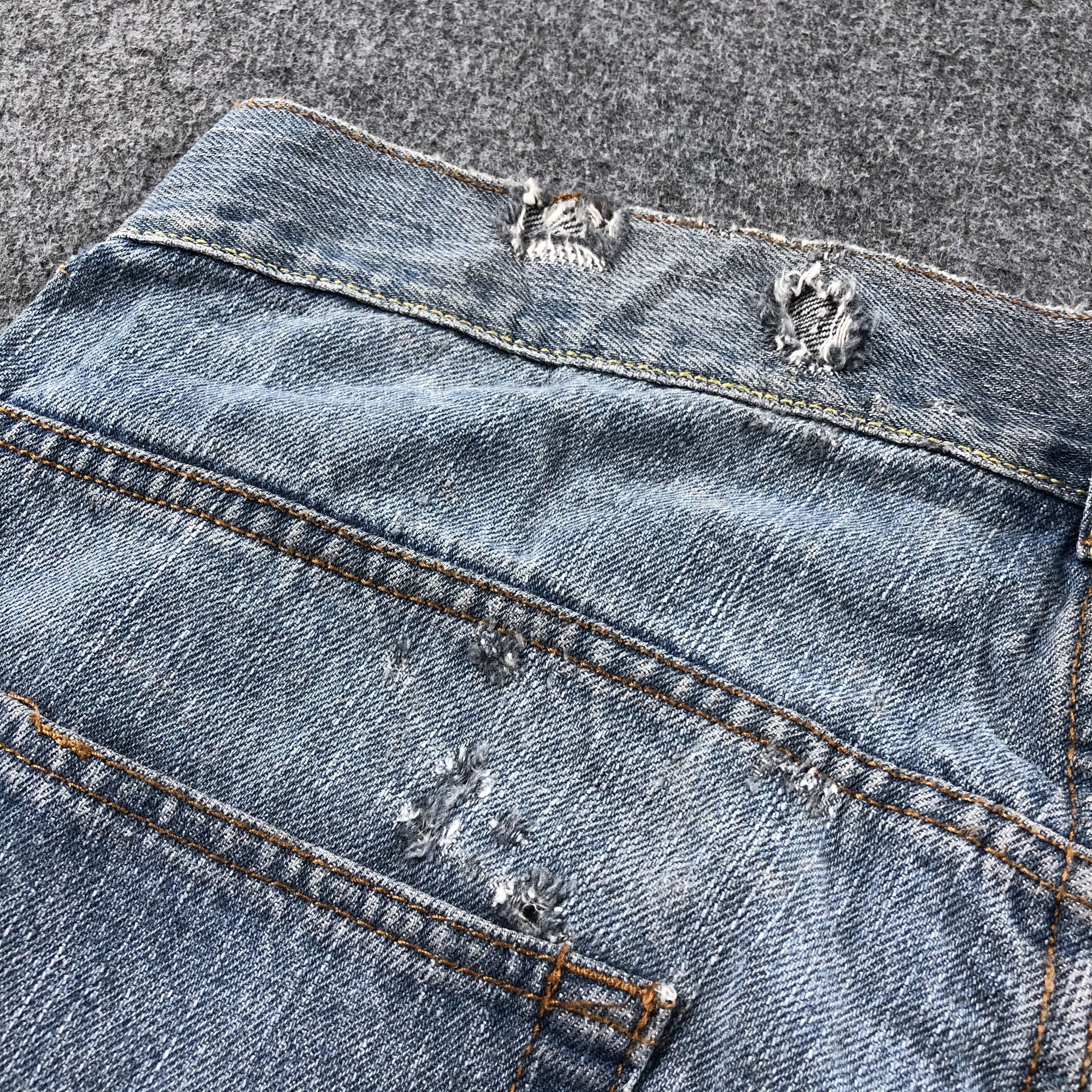 Levi's Vintage Blue Wash Levis 550 Jeans-J2526 Size US 35 - 8 Thumbnail