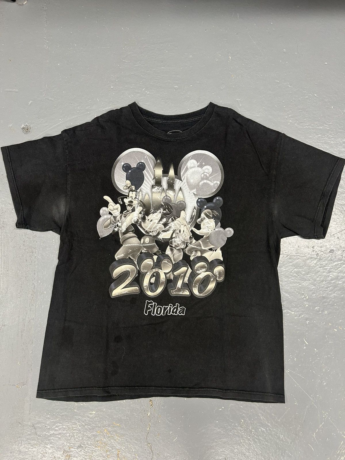 Disney Crazy Vintage Essential Y2K Disney Black Graphic Tee Shirt Size US XL / EU 56 / 4 - 1 Thumbnail