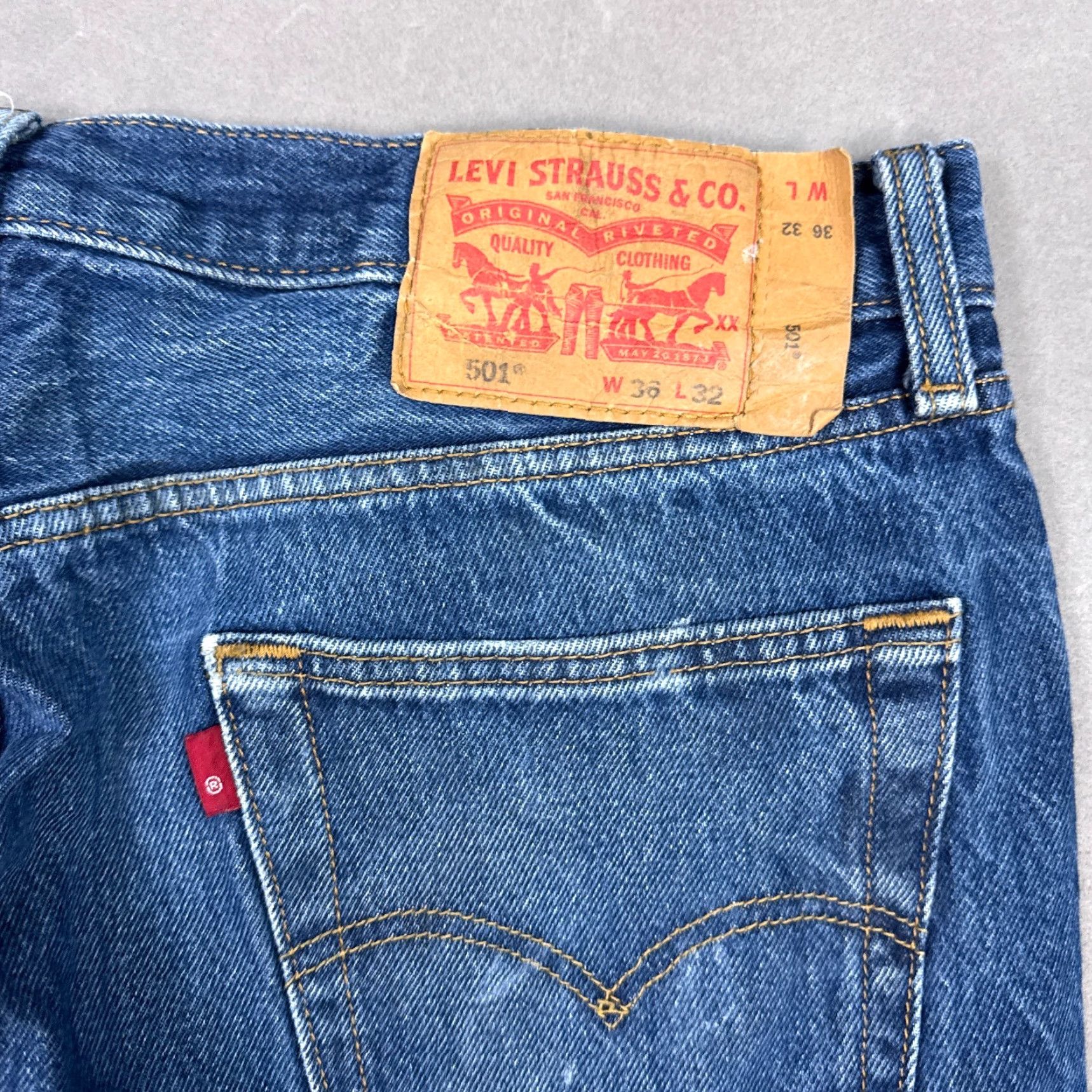 Levi's Levi's 501 Jeans Men 34x30 Blue Button Fly Pant Faded Painted Workwear (Tag36x32) Casual Straight 34x30 Men Blue Jeans Size US 36 / EU 52 - 6 Thumbnail