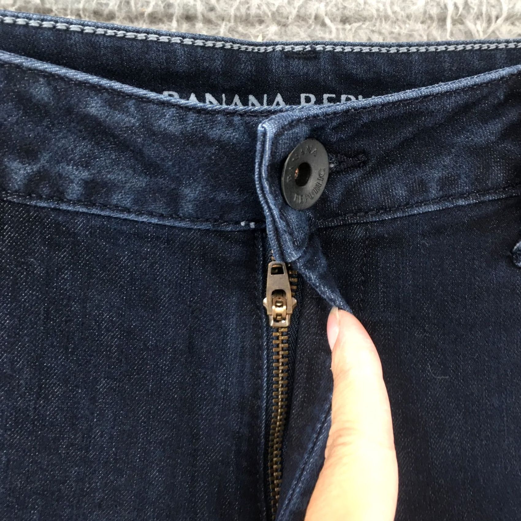 Banana Republic Banana Republic Jeans Womens Bootcut 27 Blue Dark Wash Denim Mid Rise 5 Pockets Jeans Womens Regular Blue 5-Pocket Denim Size 27" / US 4 / IT 40 - 4 Thumbnail