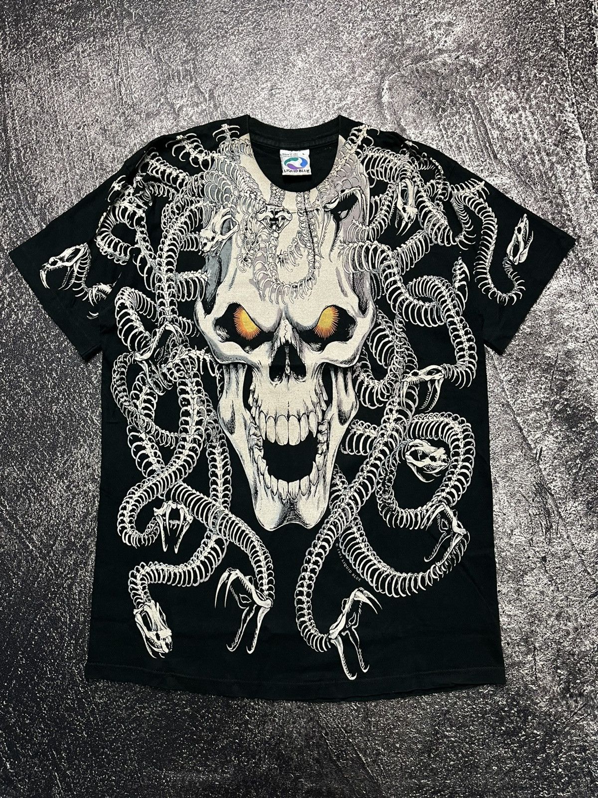 Liquid Blue Liquid Blue Medusa Vintage T-Shirts Size US L / EU 52-54 / 3 - 1 Thumbnail