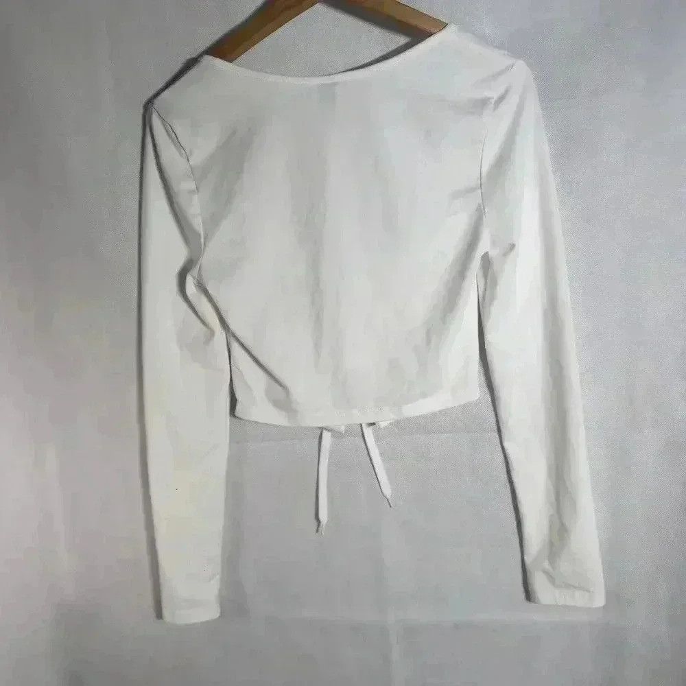 Shein White Long Sleeve Lace Front Crop top sz M Size M / US 6-8 / IT 42-44 - 3 Thumbnail