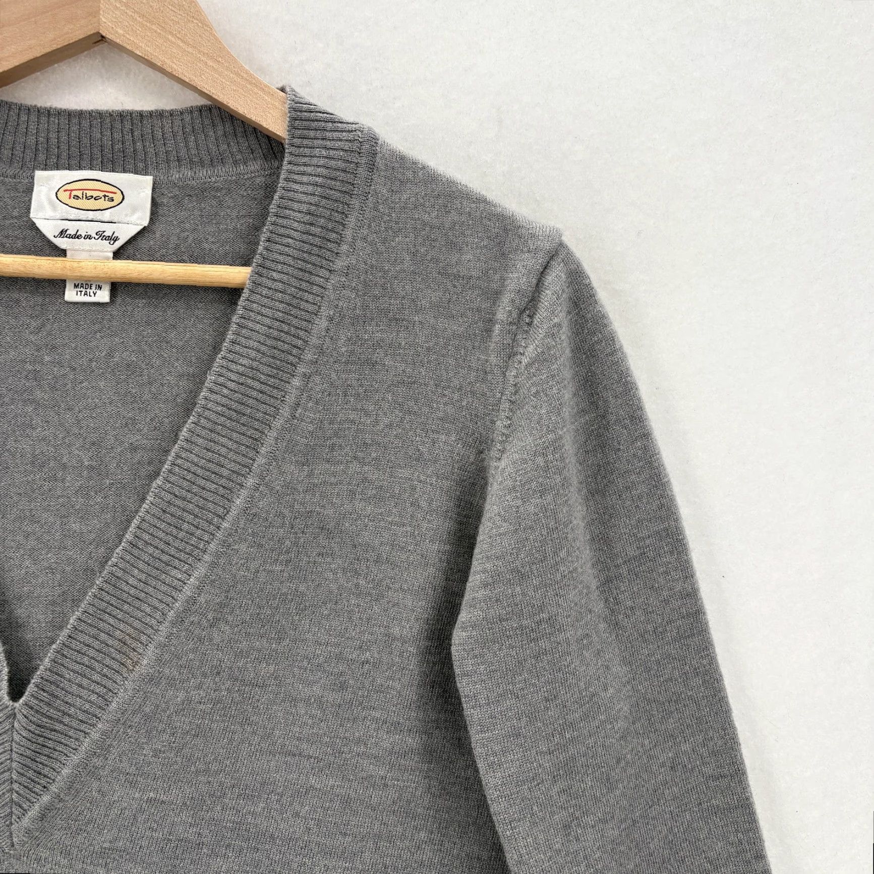 Talbots Talbots Sweater Womens Large Gray 100% Merino Wool V-Neck Knit Pullover Italy Size L / US 10 / IT 46 - 2 Thumbnail
