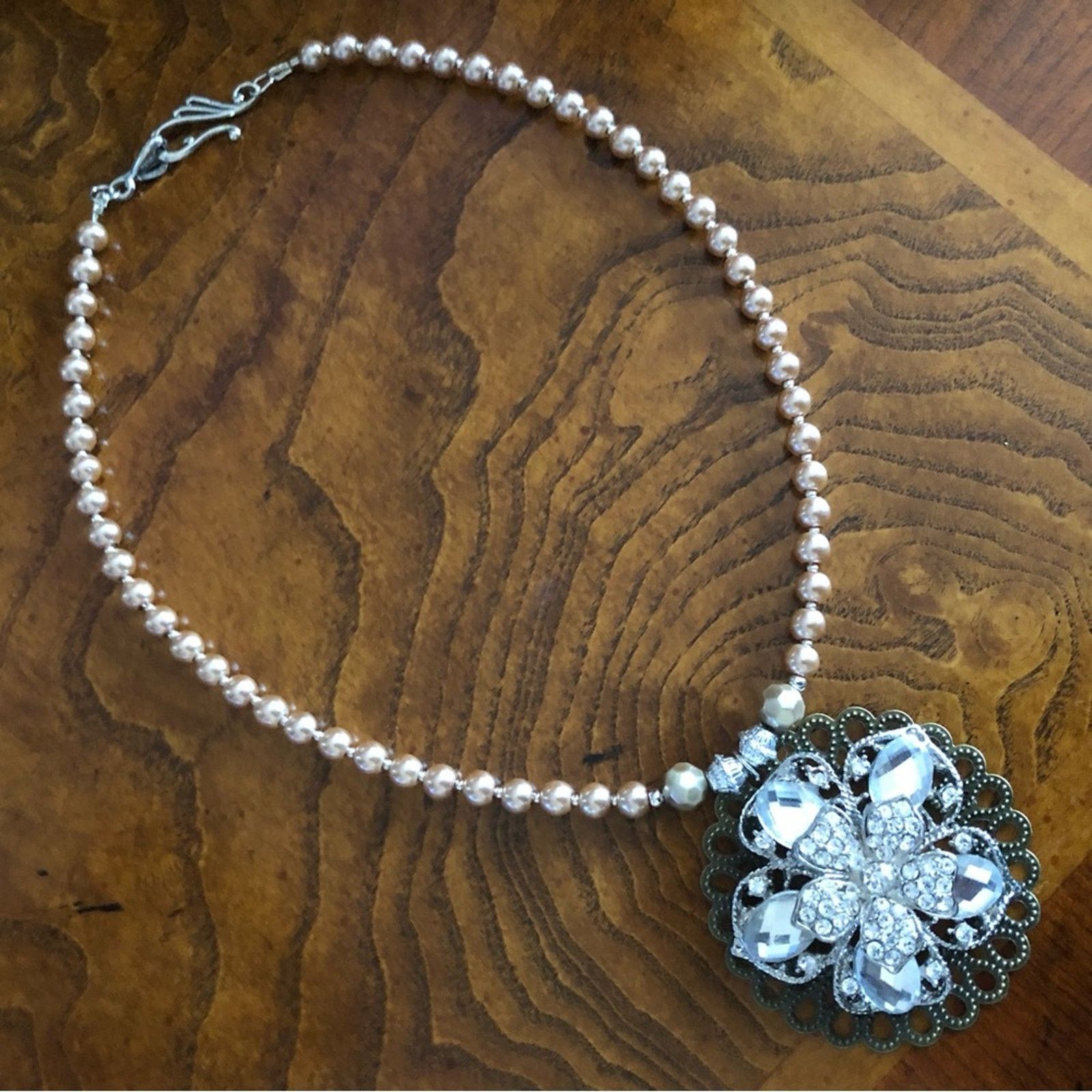 Handmade Handcrafted repurpose floral stone filigree Pearl necklace Size ONE SIZE - 10 Thumbnail