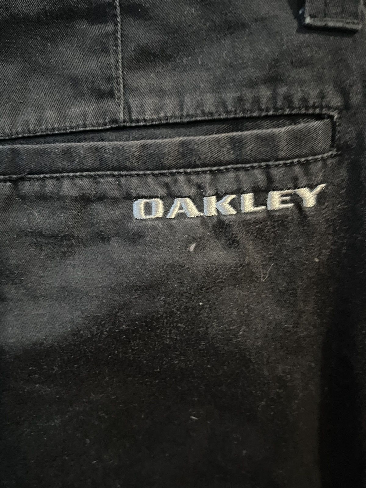 Oakley Oakley Black Solid Shorts Mini Logo Button Closure Men’s 33 Size US 33 - 7 Thumbnail
