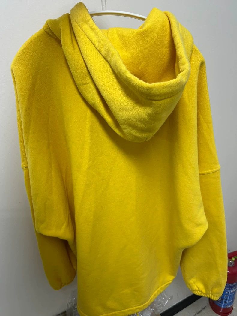 Balenciaga Balenciaga Yellow Sweatshirt, Size XS Size US XS / EU 42 / 0 - 2 Thumbnail