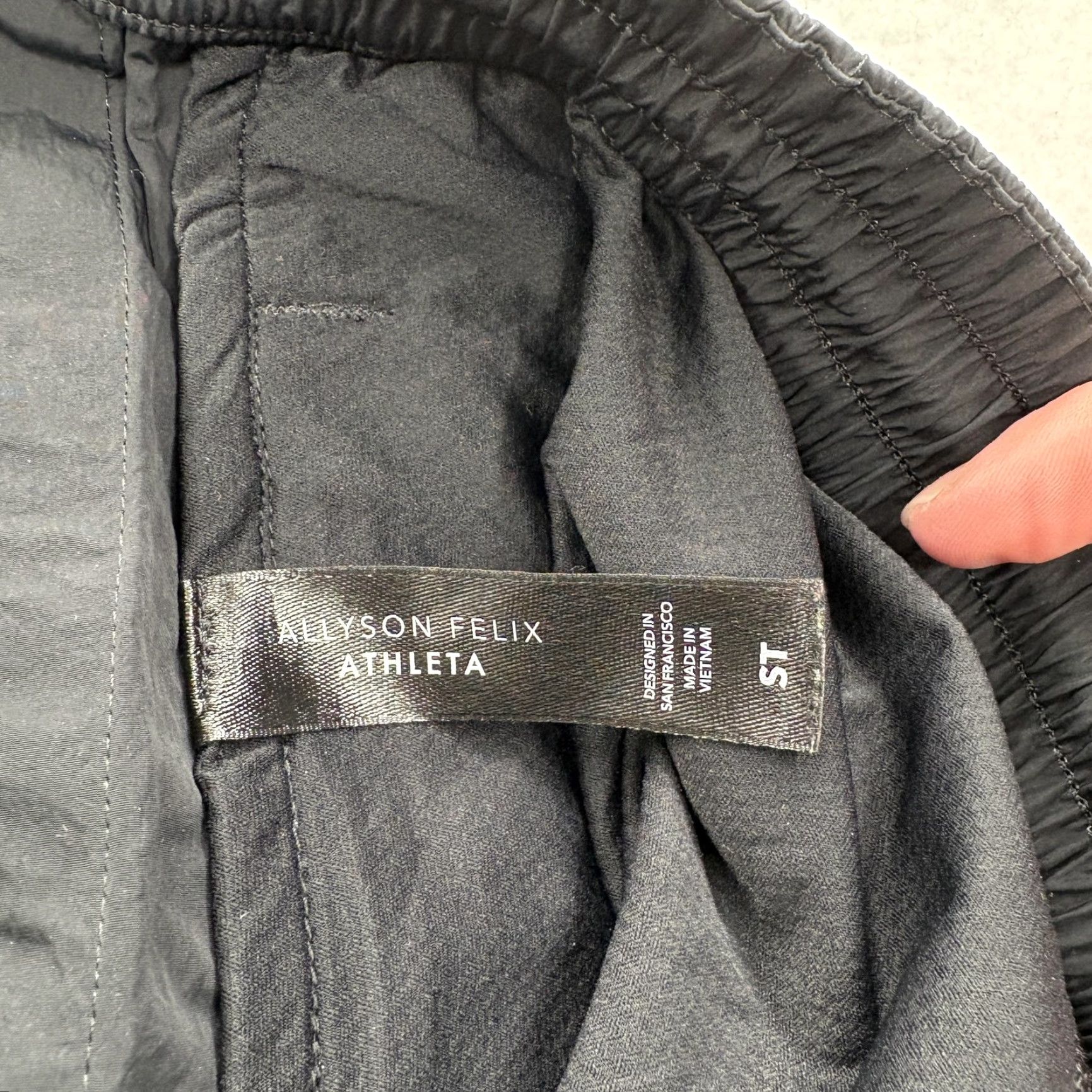 Athleta Athleta Womens Legend Track Pant Small Tall Black Nylon Drawstring Pants Slim Elastic Waist Pockets Side Stripe Zip Pocket Athletic Activewear Women Size 28" / US 6 / IT 42 - 6 Thumbnail