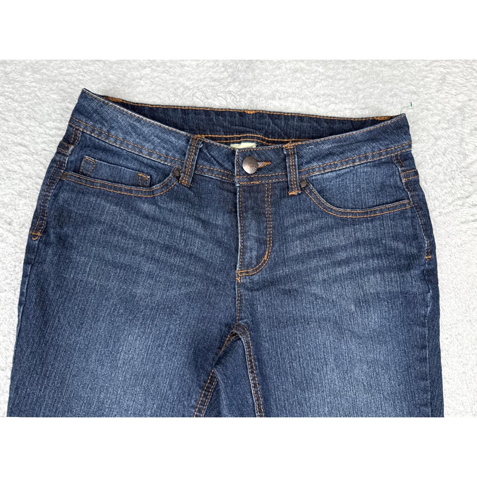 Faded Glory Faded Glory Womens Capri Jeans Blue Medium Wash Low Rise Cuffed Stretch 28x20 6 Regular 5-Pocket Denim Slim Fit Sh Size 28" / US 6 / IT 42 - 4 Thumbnail