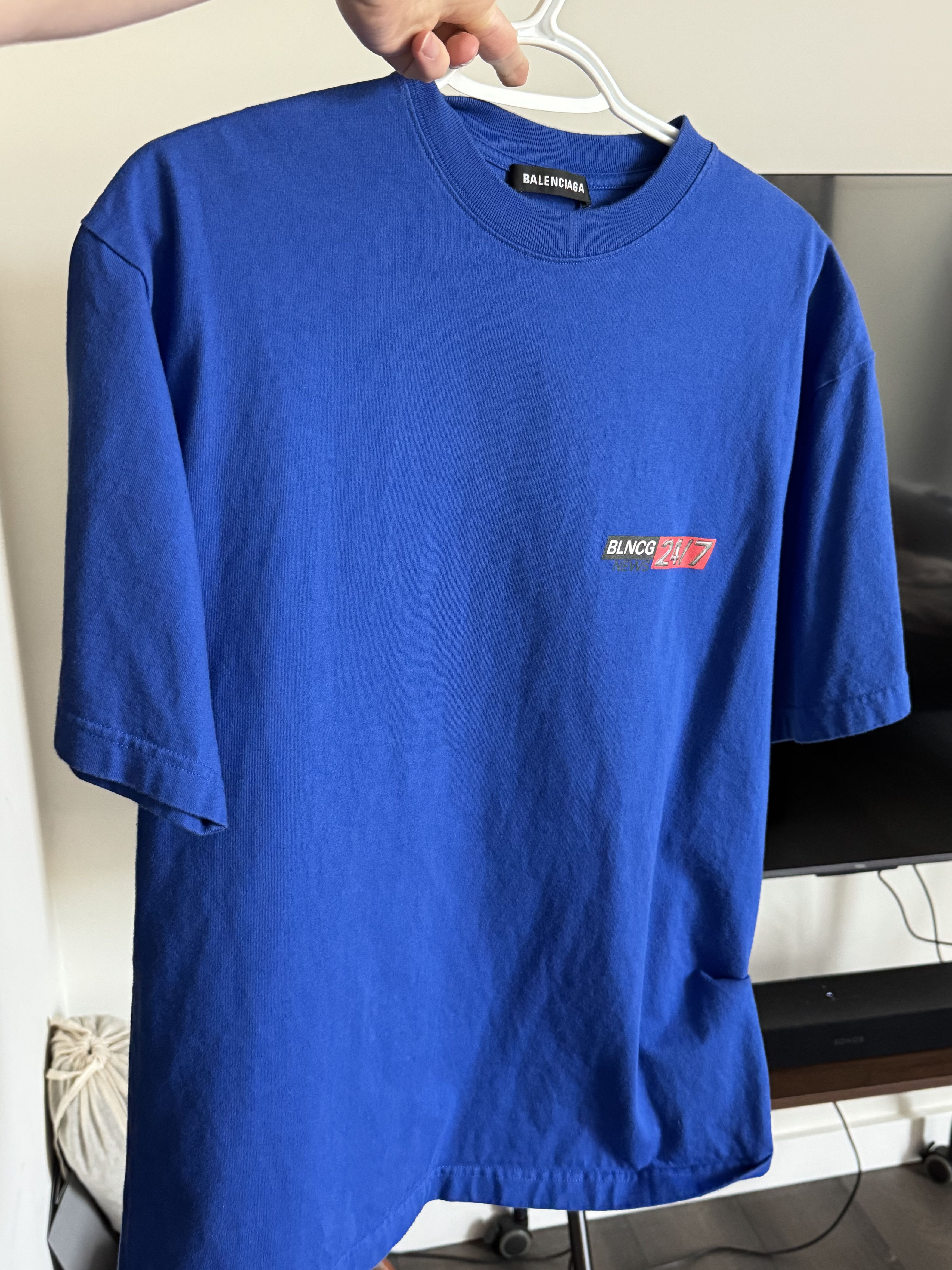 Balenciaga Balenciaga BLNCG News 24/7 T-Shirt Size US S / EU 44-46 / 1 - 3 Thumbnail