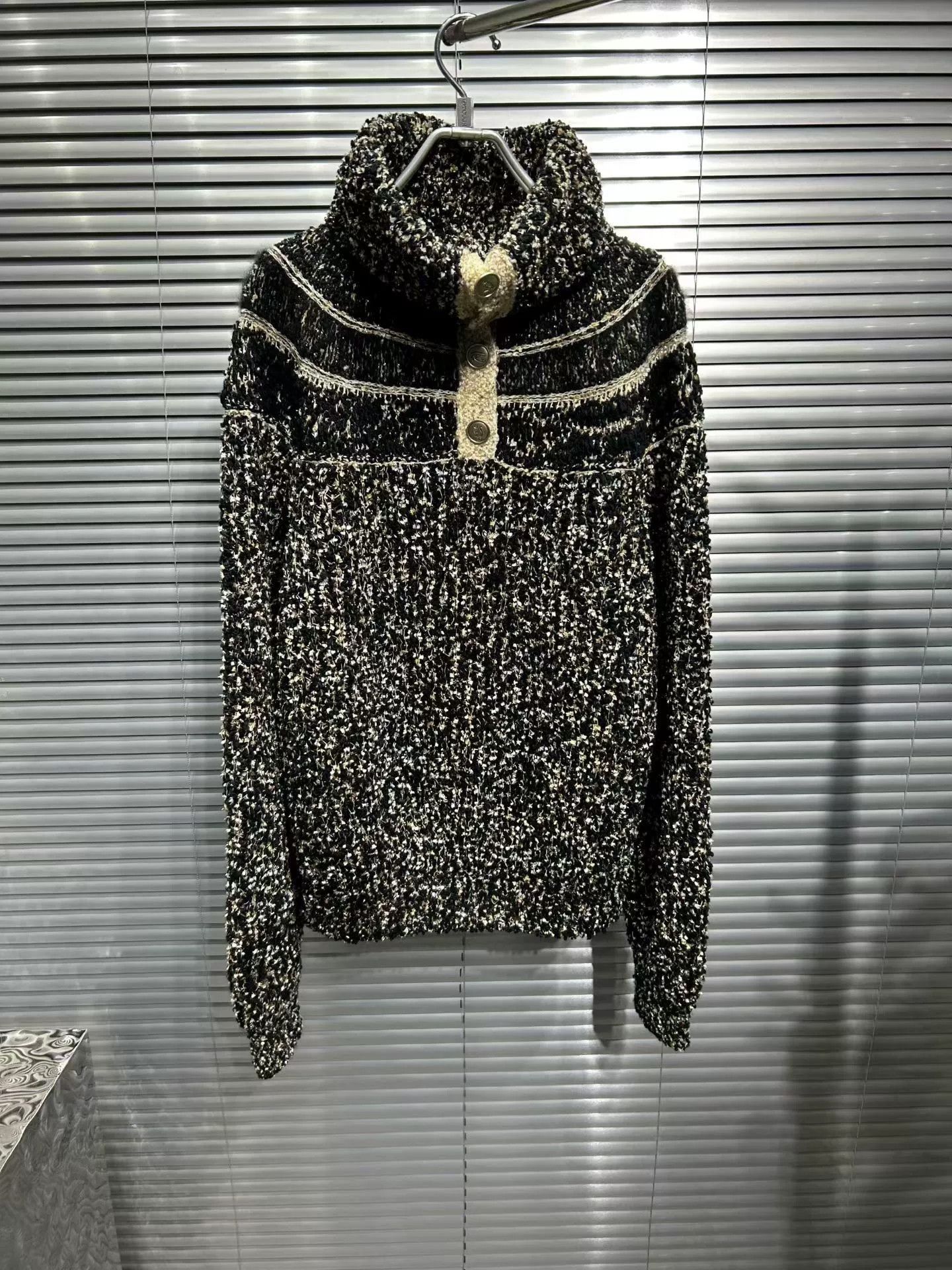 Chanel chanel black gold high neck button sweater Size US L / EU 52-54 / 3 - 1 Thumbnail