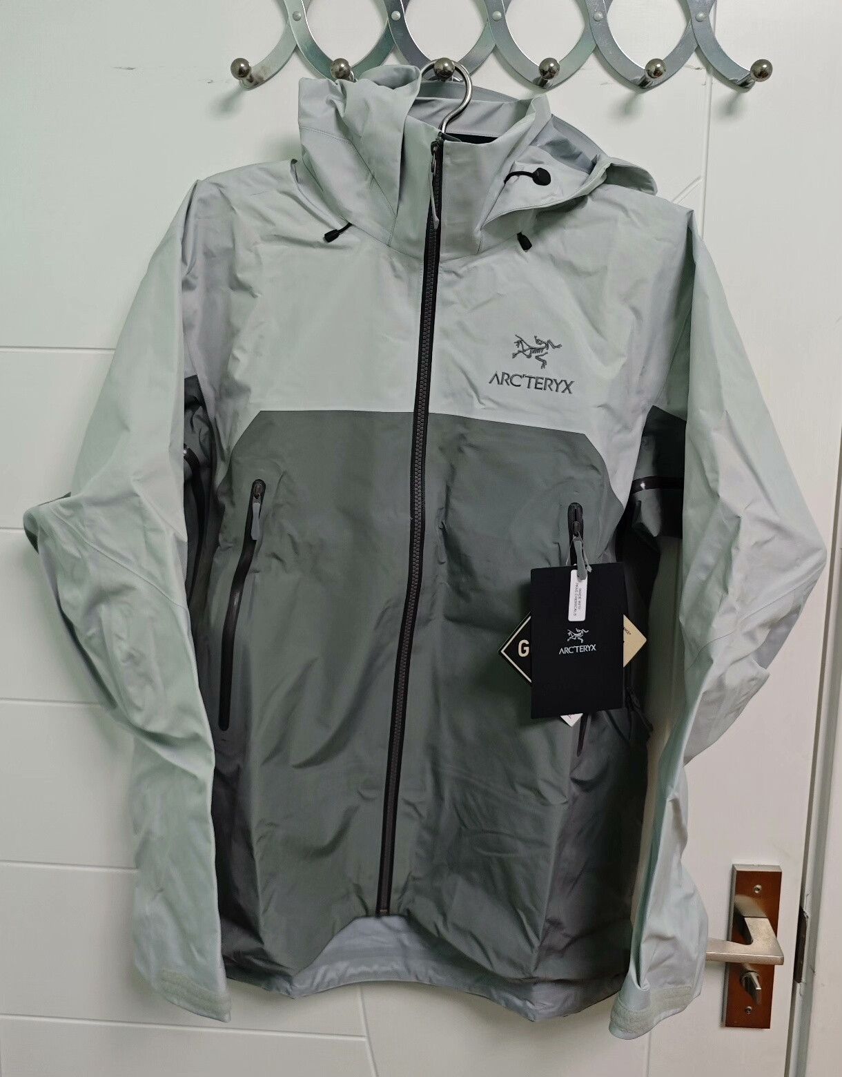 Arc'teryx Arcteryx Beta AR Jacket for Men Size US S / EU 44-46 / 1 - 1 Thumbnail