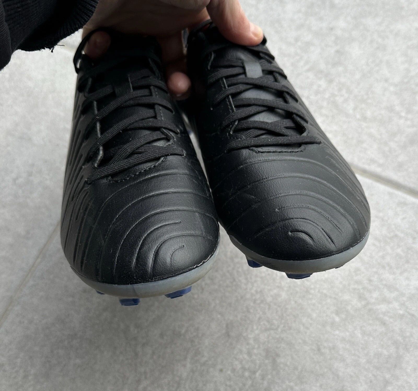 Nike Nike Tiempo Legend 10 Club Black/Chrome-Hyper Royal Men's Size US 8 / EU 41 - 9 Thumbnail